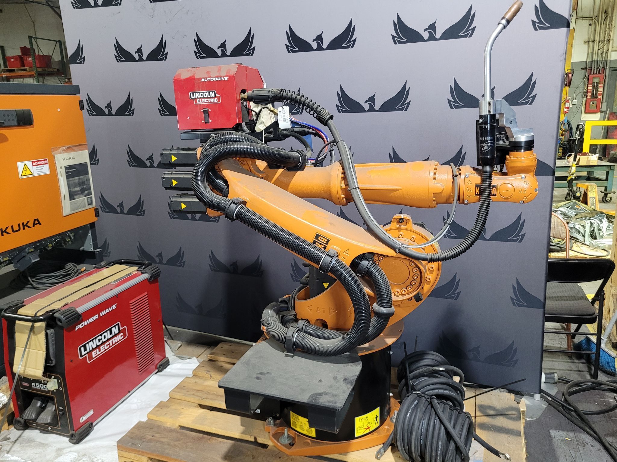 KUKA KR16 L6-2 w/ KR C4 Controls Lincoln R550 Weld Pkg & TT3A Reamer NEW 1