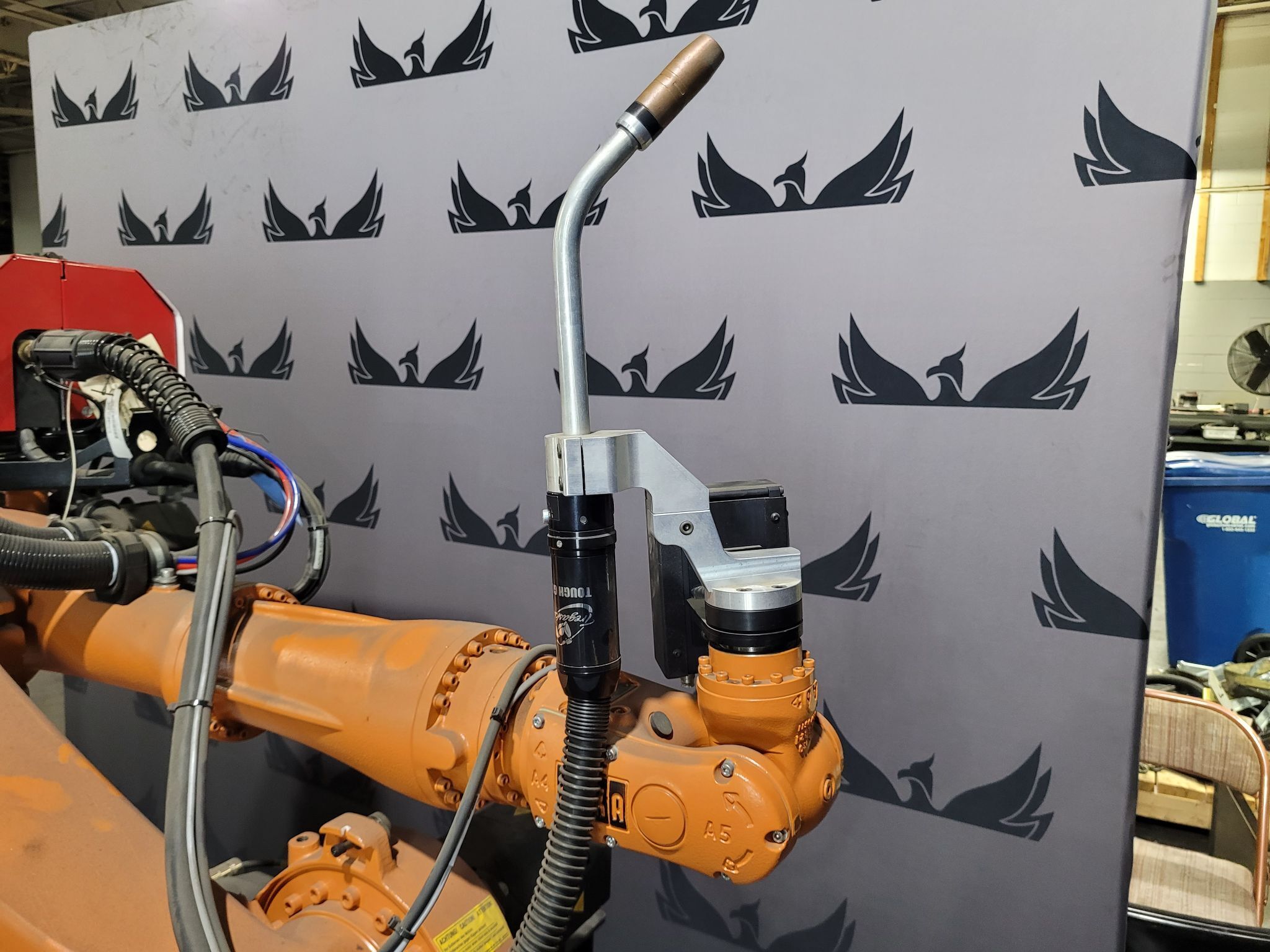 KUKA KR16 L6-2 w/ KR C4 Controls Lincoln R550 Weld Pkg & TT3A Reamer NEW 2