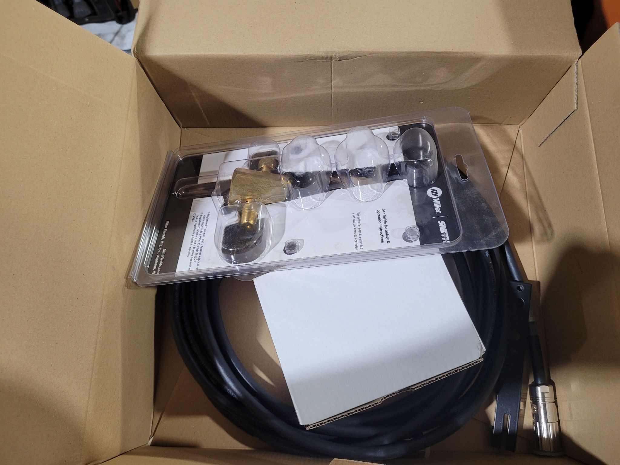 KUKA KR16 L6-2 w/ KR C4 Controls Lincoln R550 Weld Package & TT3A Reamer NEW 23