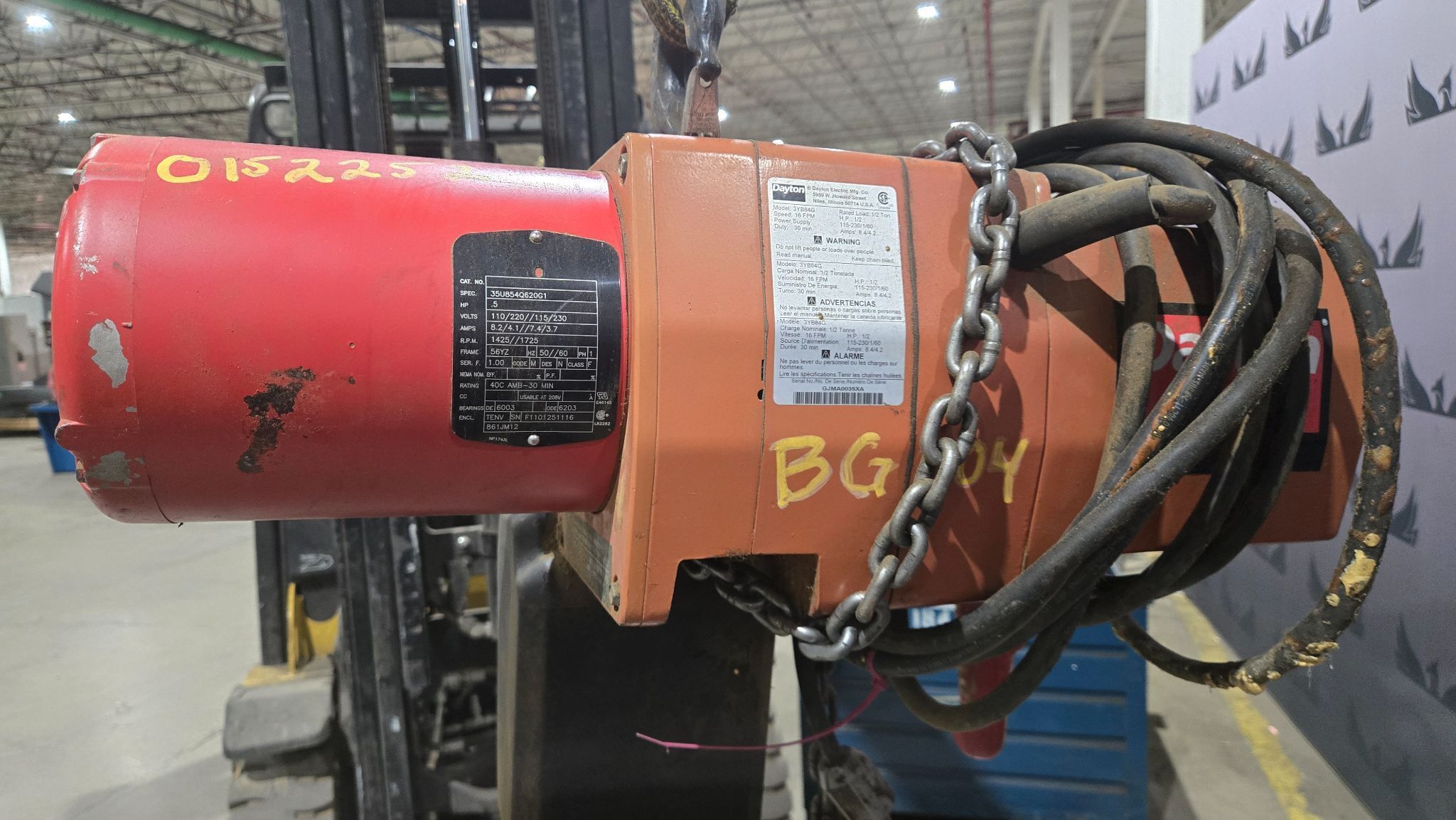 DAYTON 3YB84G Electric Chain Hoist 1/2 Ton USED 1