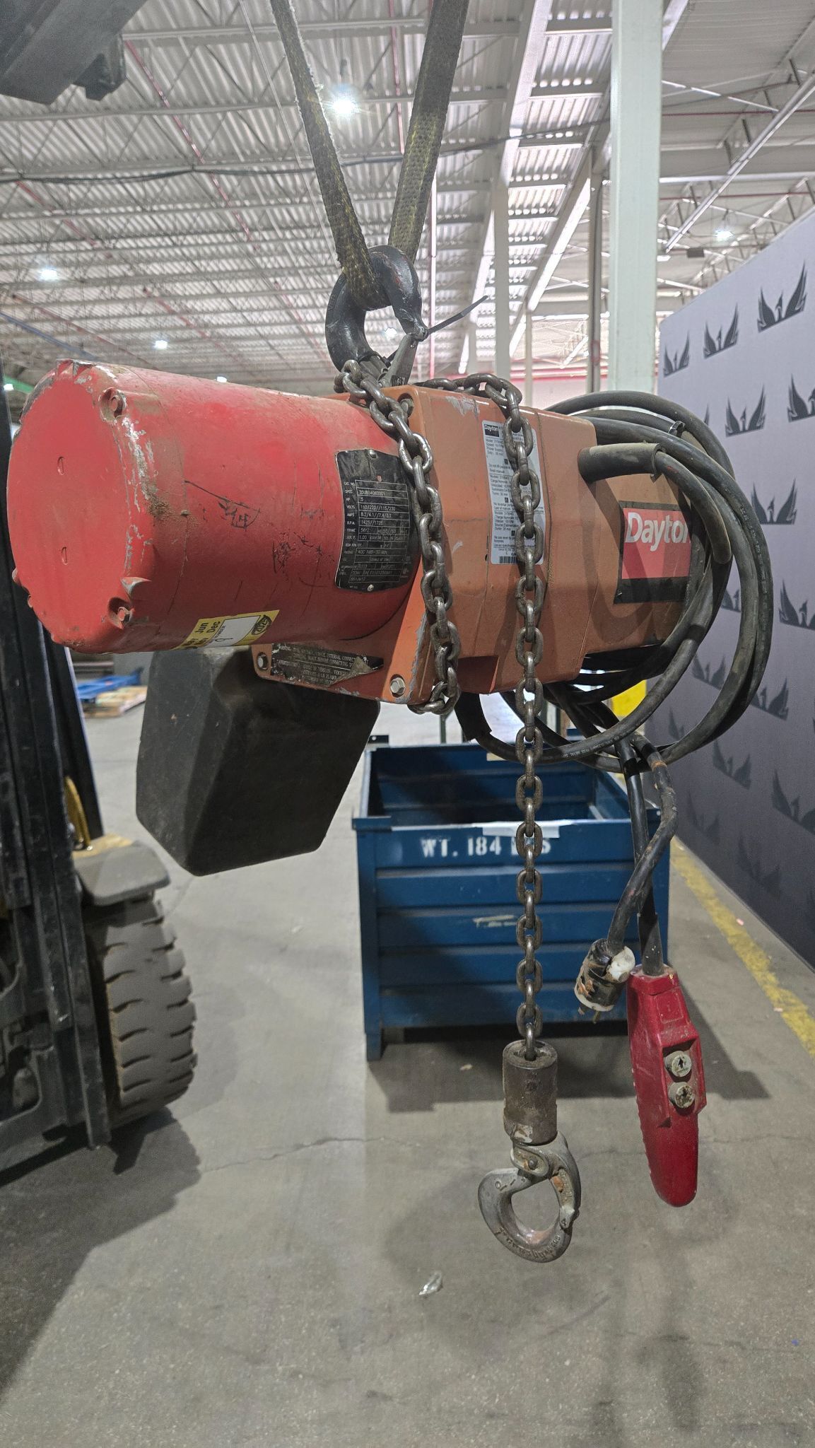 DAYTON 3YB84G Electric Chain Hoist 1/2 Ton USED 1