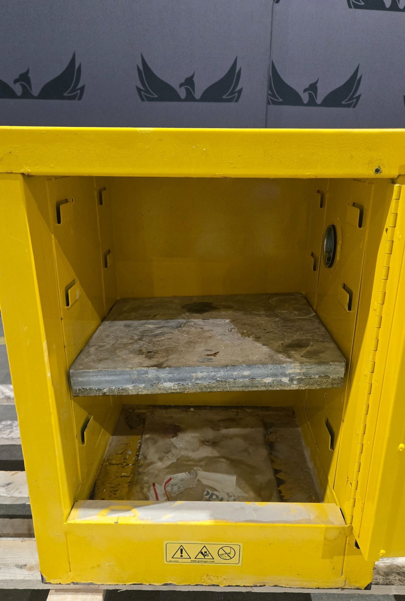 CONDOR 45AE90 Flammable Storage Cabinet 4 Gallon USED 4