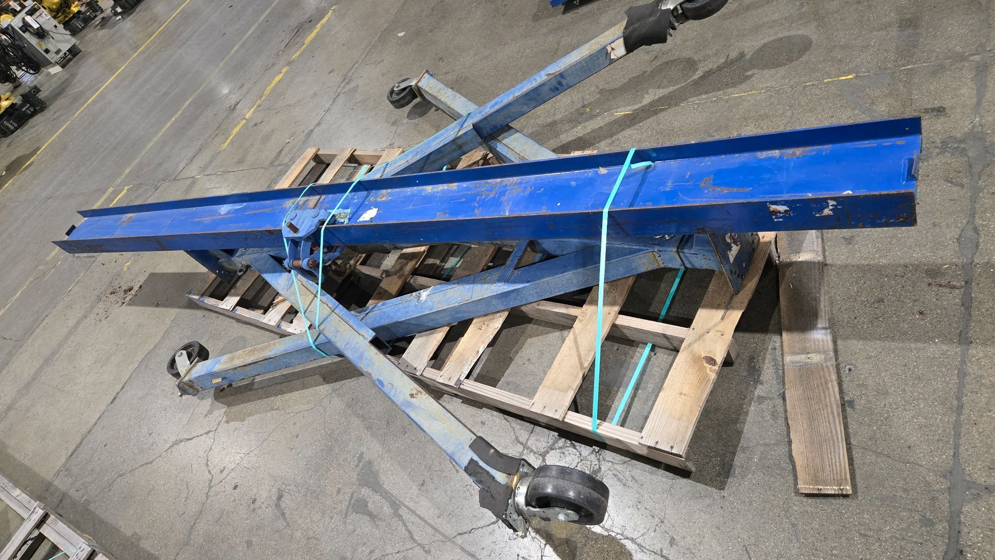 VESTIL Adjustable Steel Rolling Gantry Crane 6,000 lb Capacity USED 0