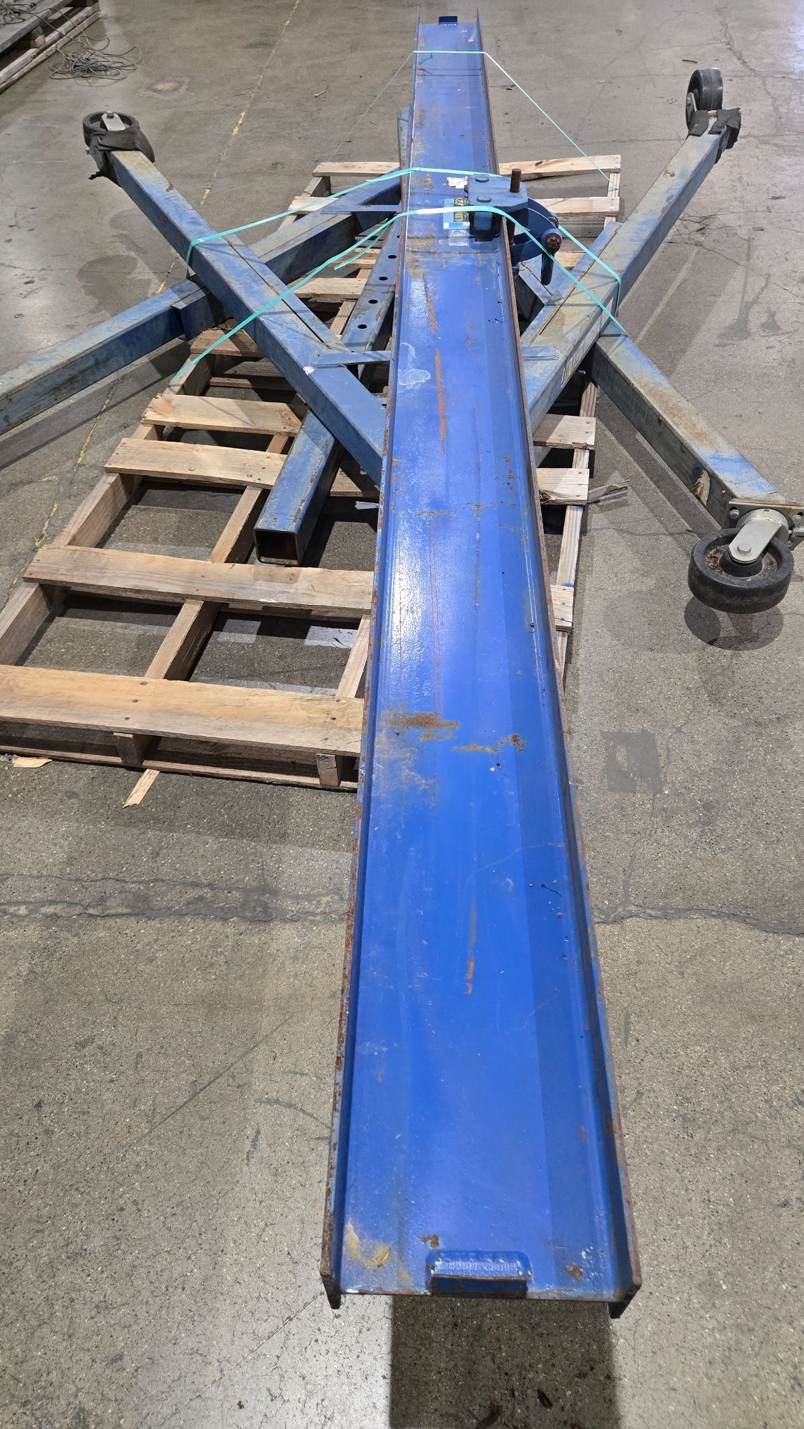 VESTIL Adjustable Steel Rolling Gantry Crane 6,000 lb Capacity USED 1