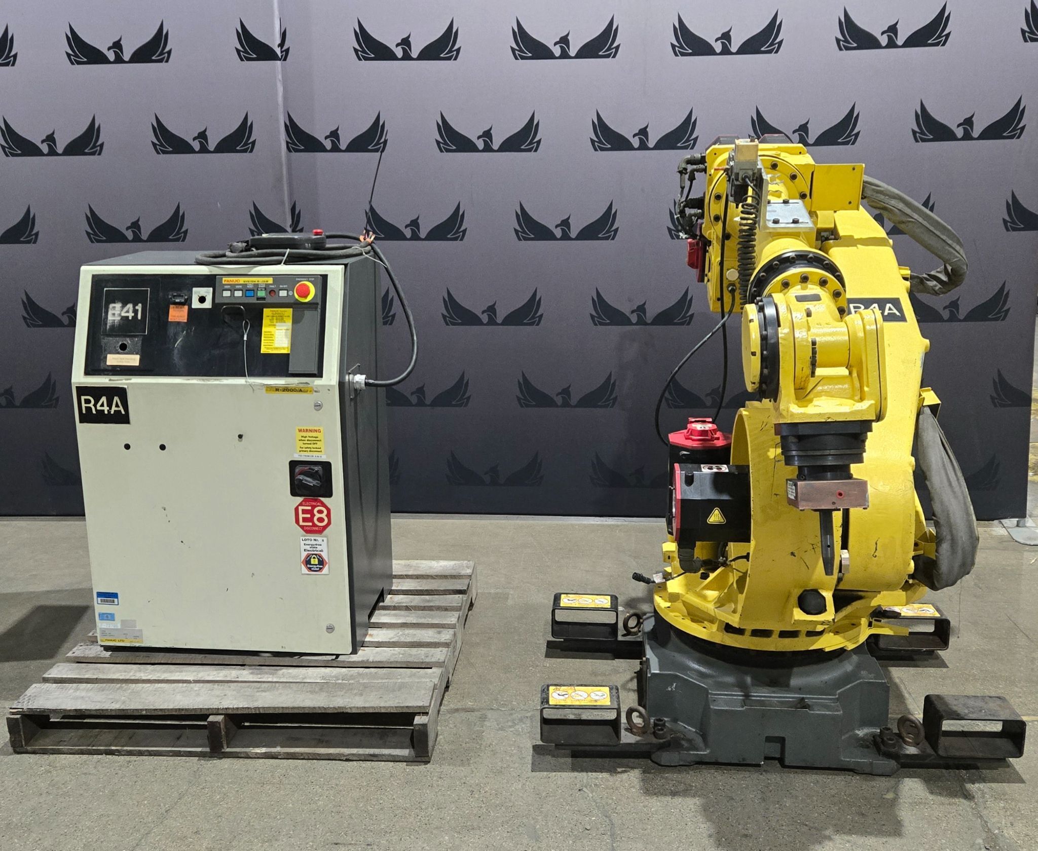 FANUC R‑2000iA/165F Complete with R‑J3iB Controller USED 0