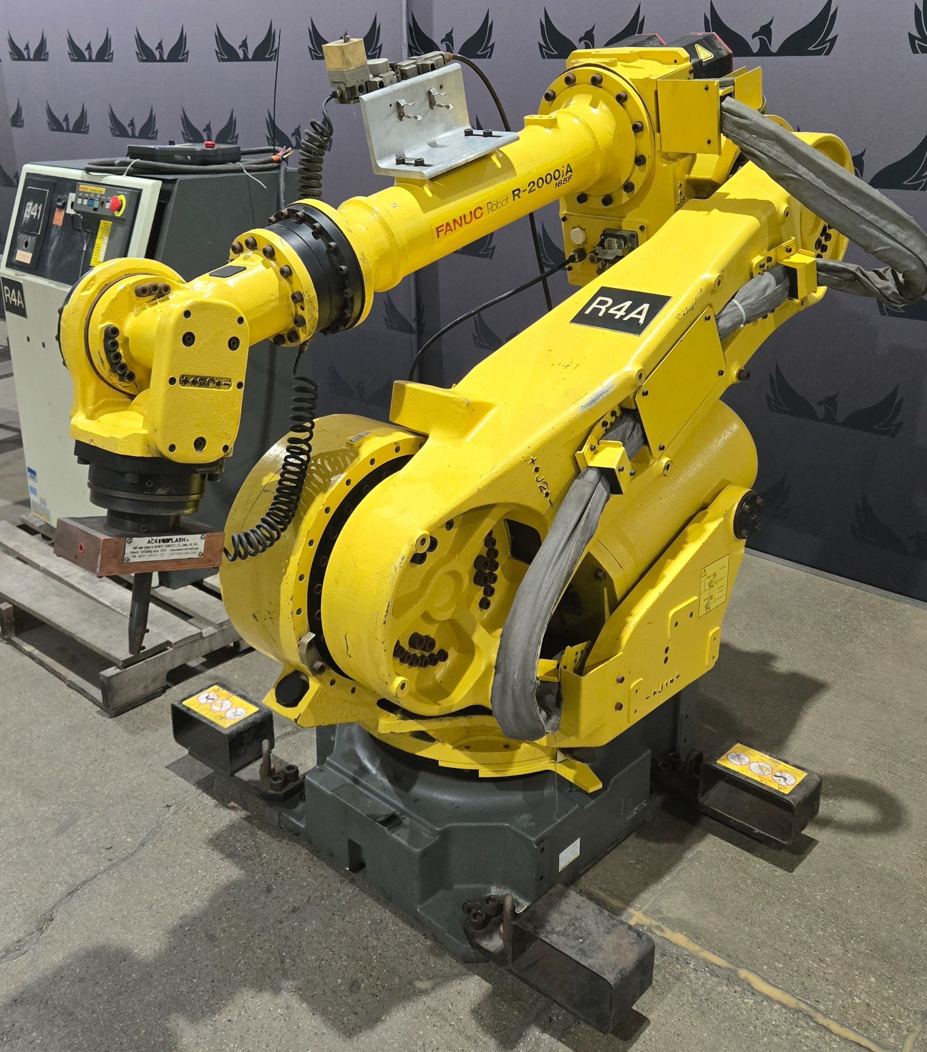 FANUC R‑2000iA/165F Complete with R‑J3iB Controller USED 6