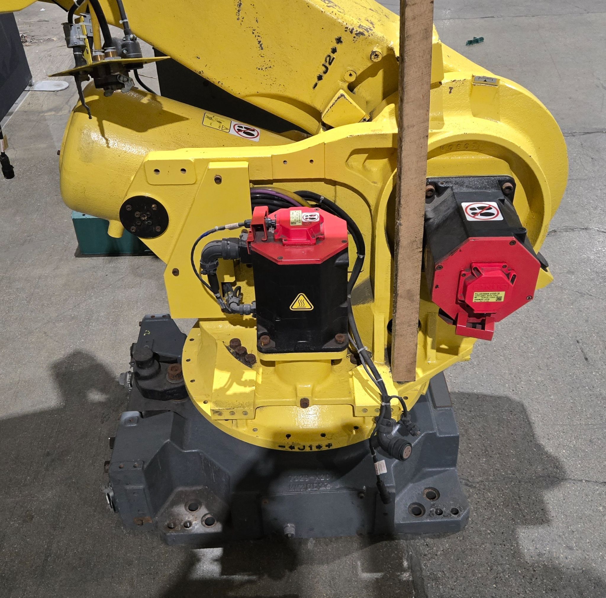 FANUC R‑2000iB/165F with R‑30iA Controller PARTS ONLY 5