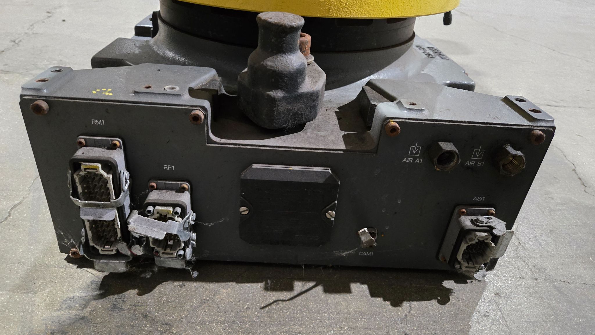 FANUC R‑2000iB/165F with R‑30iA Controller PARTS ONLY 10