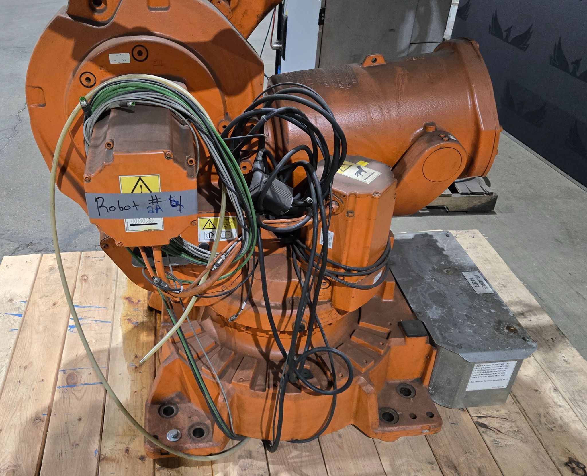 ABB IRB 6640‑180/2.55 Complete with IRC5 M2004 Controller USED 9