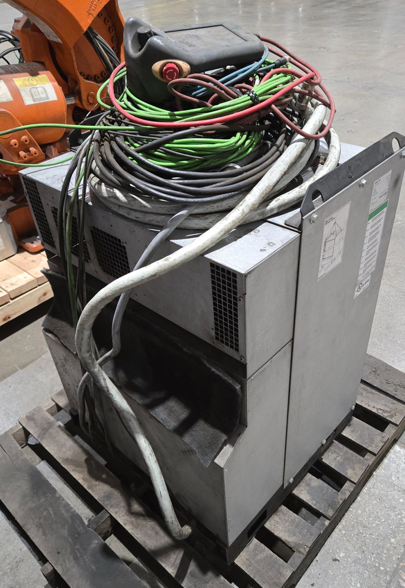 ABB IRB 6640‑180/2.55 Complete with IRC5 Controller USED 13