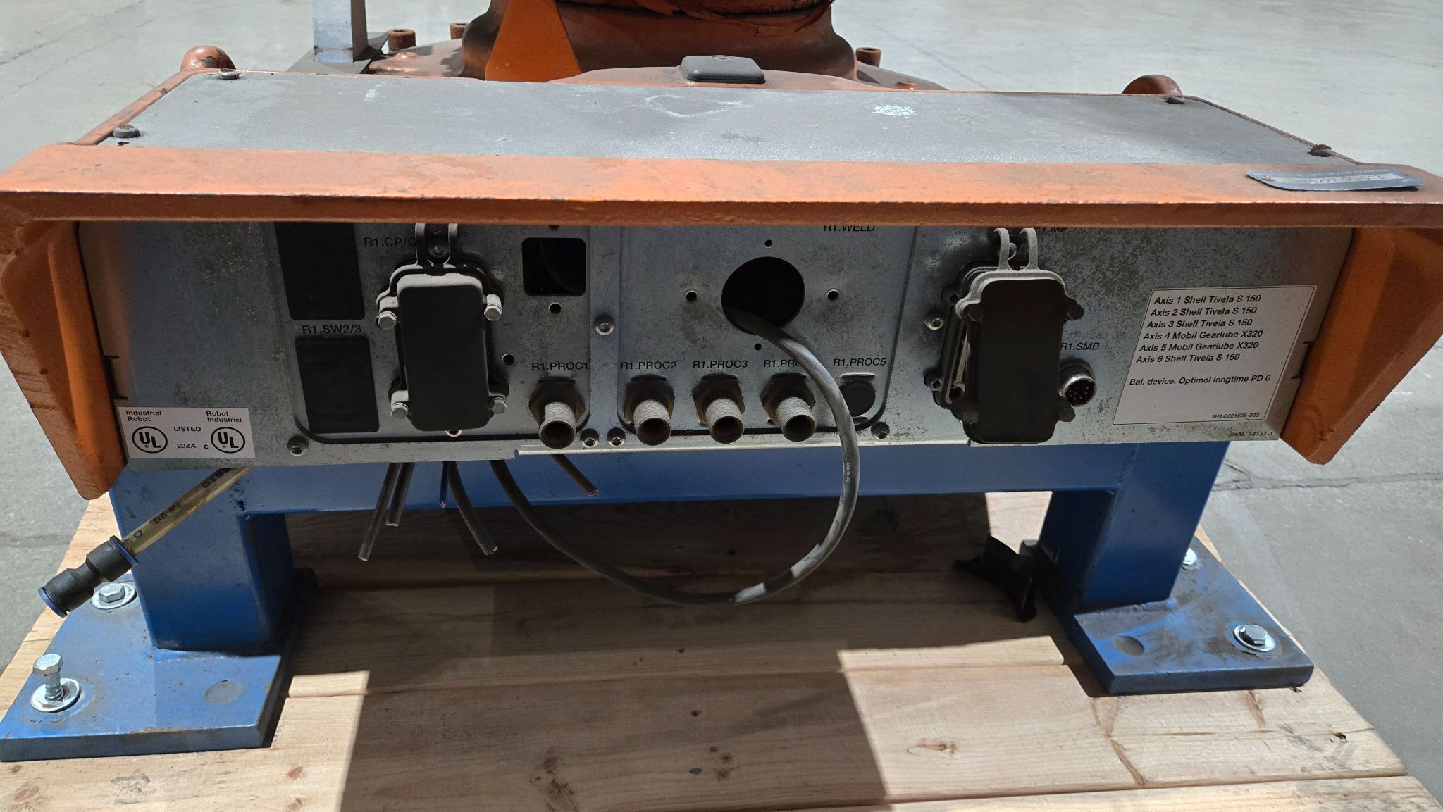 ABB IRB 6600-175/2.55 Complete with IRC5 Controller and 12" Riser USED 10