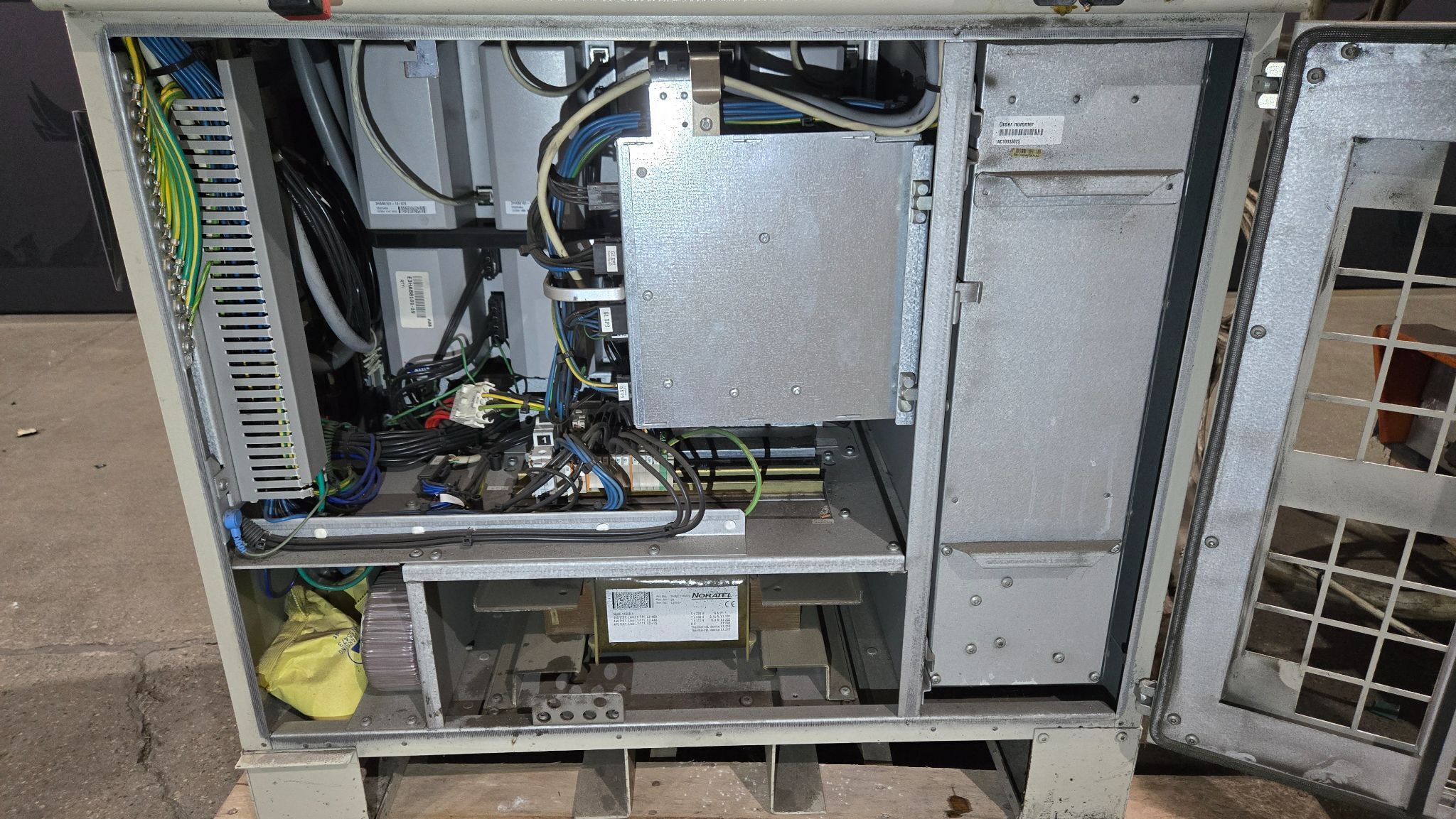 ABB IRB 7600-400/2.55 Robot with S4C+ Controller USED 12