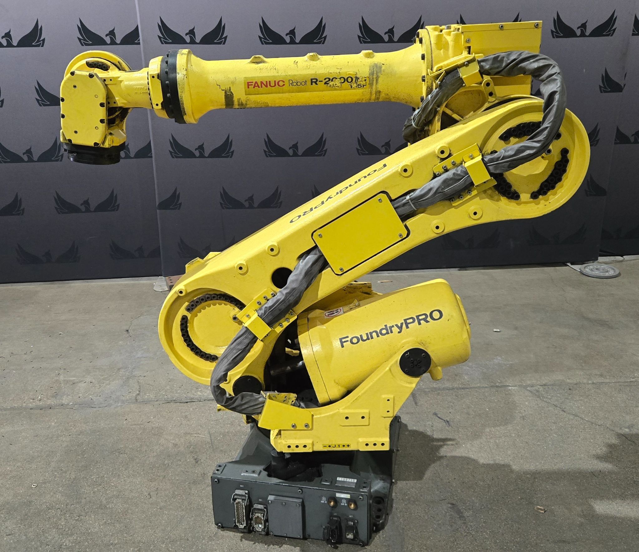 FANUC R‑2000iC/165F FoundryPRO Robot Arm USED 0
