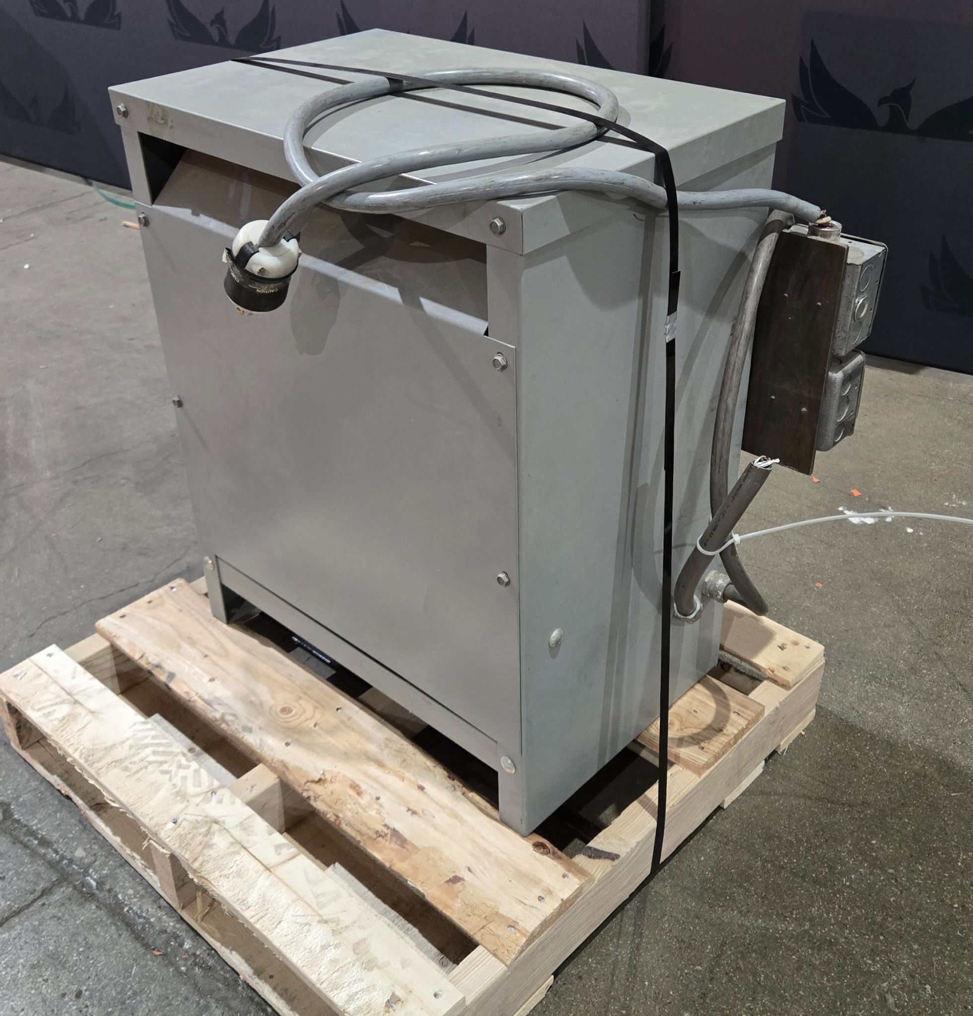 GENERAL SIGNAL HEVI‑DUTY 30kVA Transformer 240Δ‑208Y/120 3‑Phase USED 1