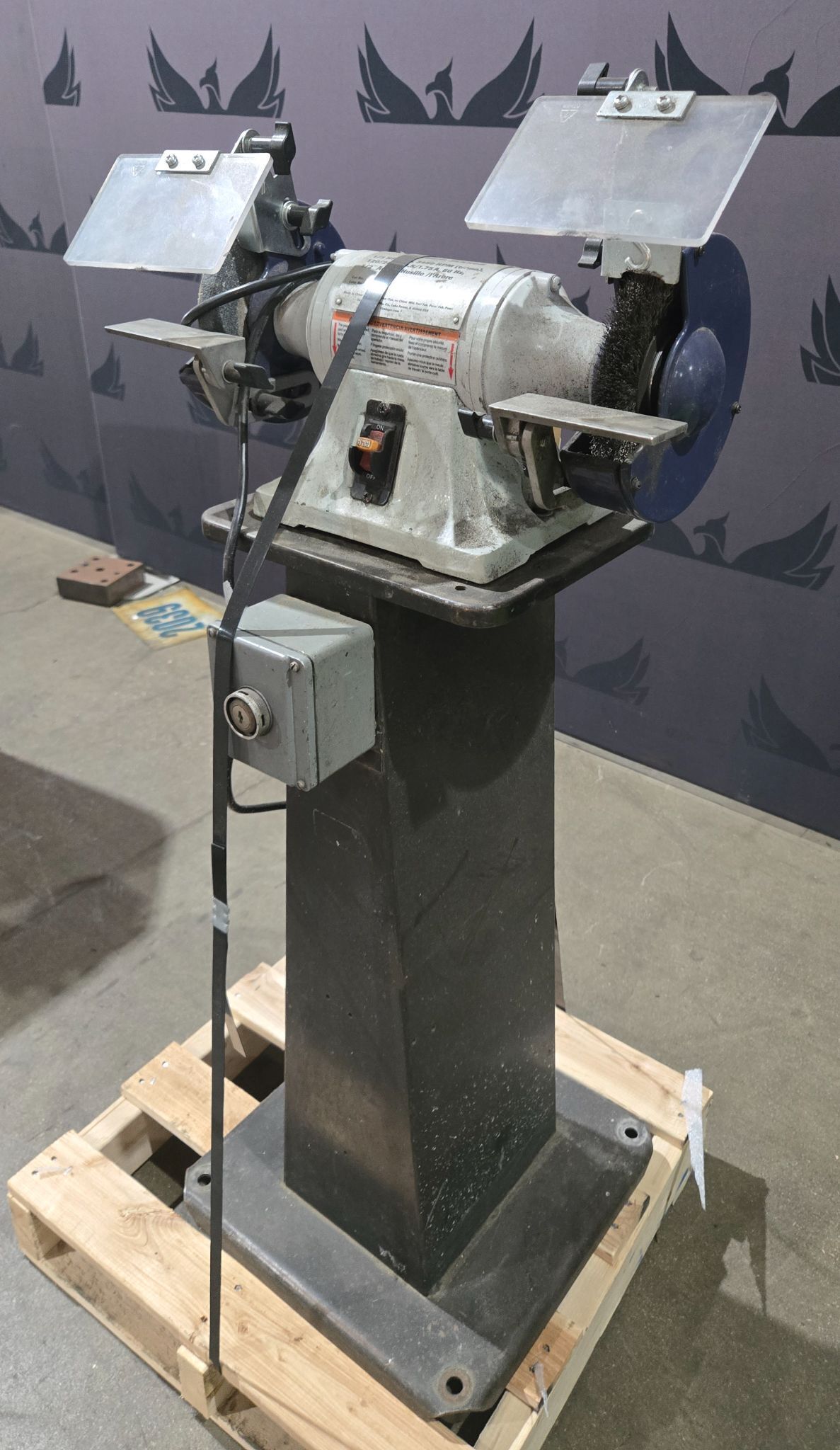 DAYTON 2LKR6B 6 In Bench Grinder 1/3 HP 3450 RPM USED 1