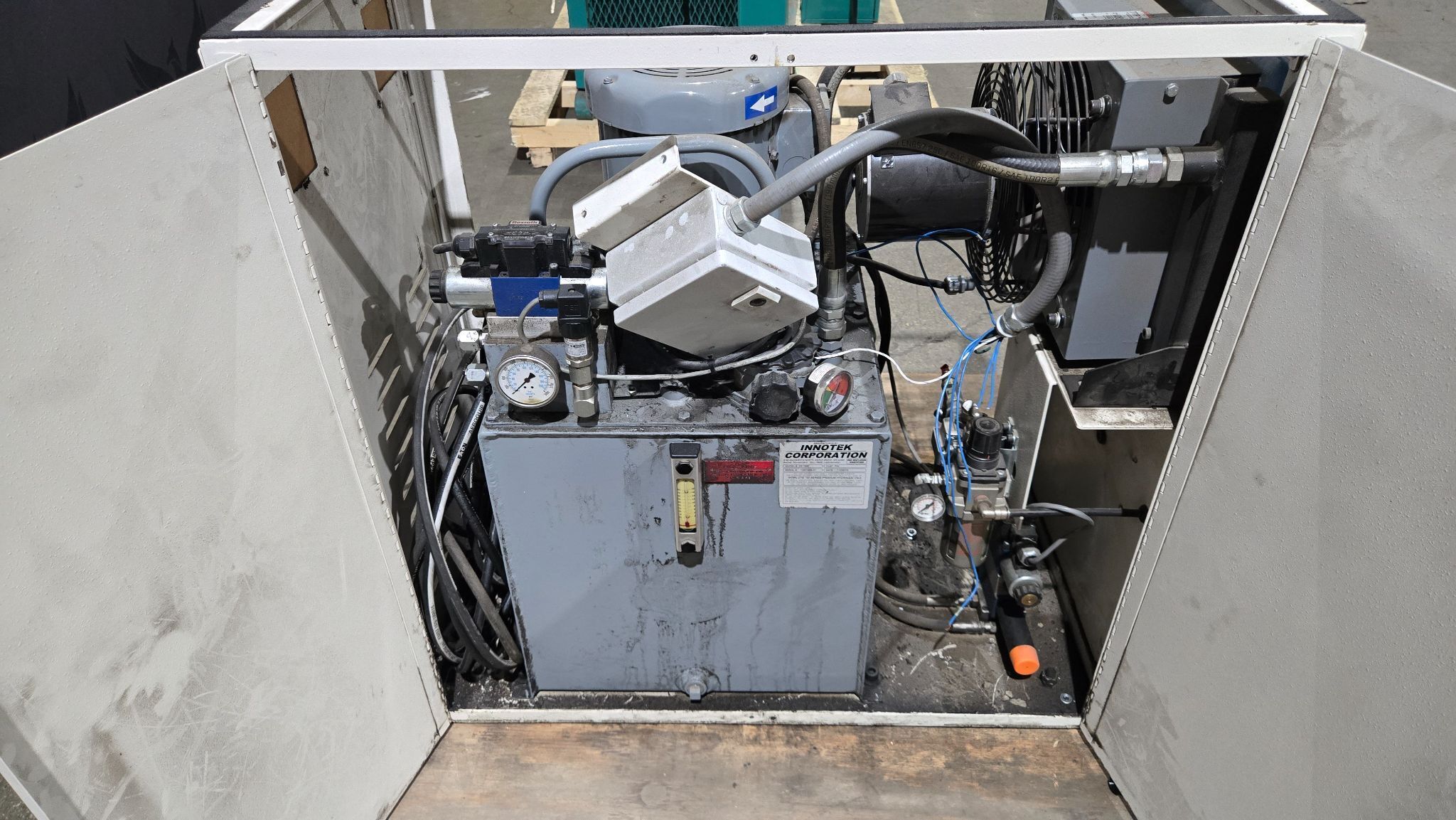 INNOTEK 26139E Hydraulic Power Unit w/ AOC-19-2 Heat Exchanger USED 6