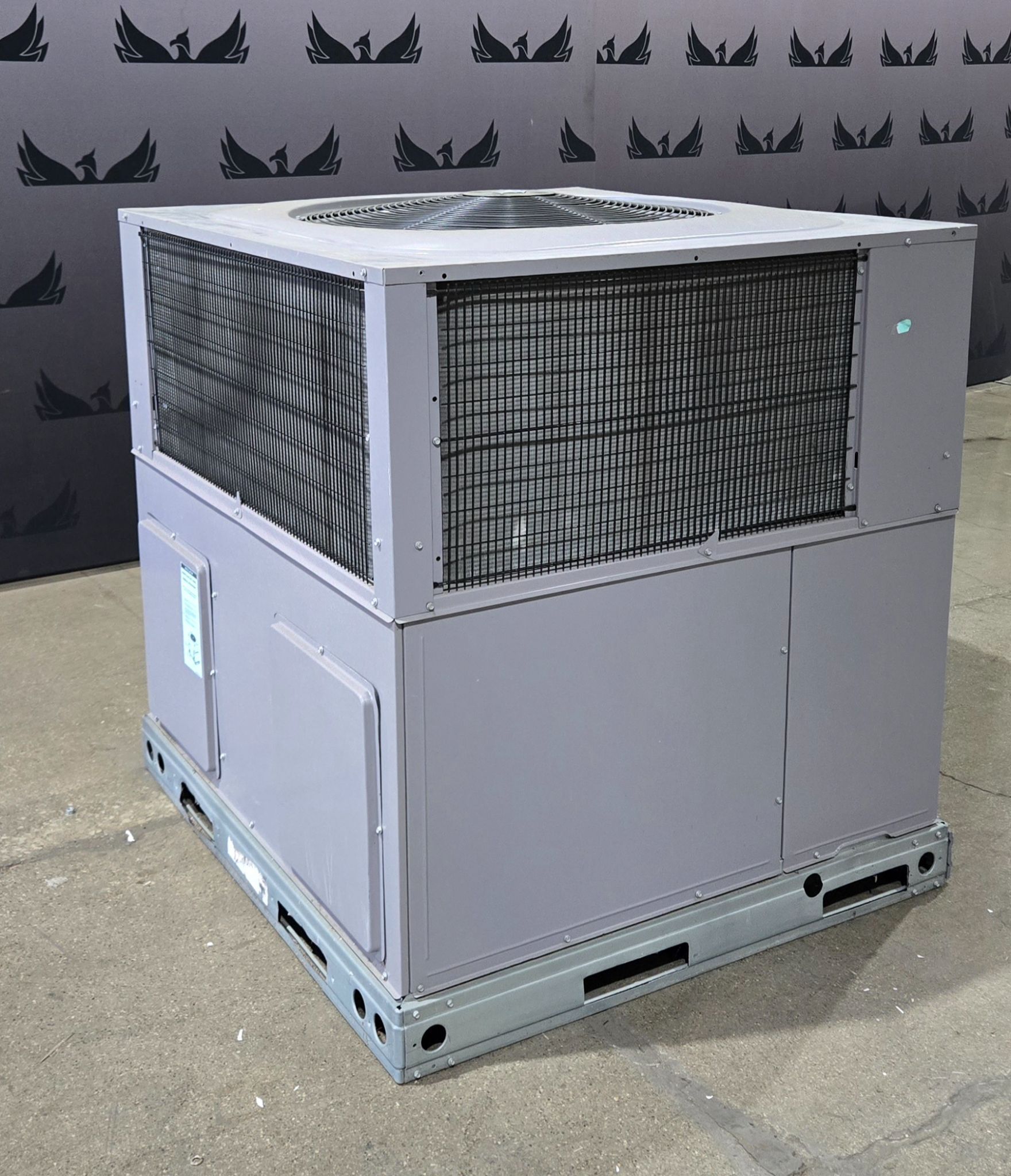 Carrier 50VT-C36-60 Rooftop HVAC Unit 460V 3PH USED 1