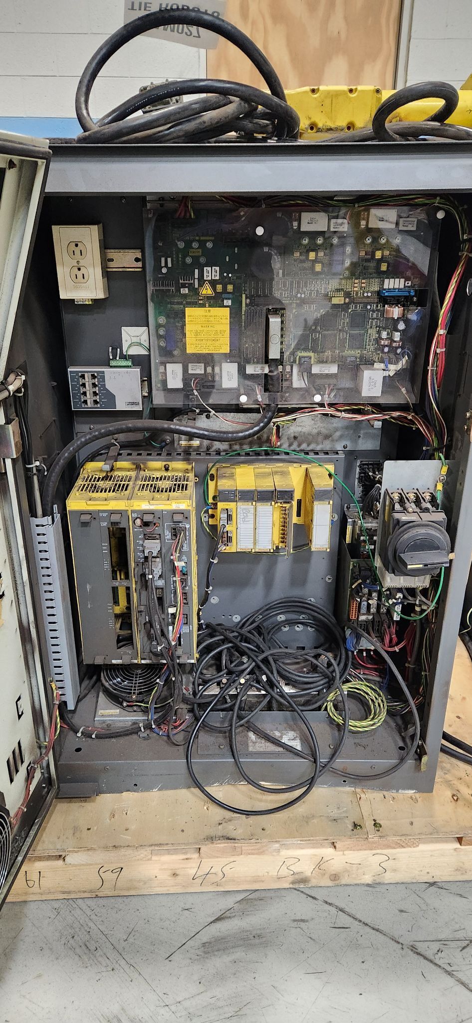 FANUC ArcMate 120iB Complete w/ R‑J3iB Controller & Enercon Plasma Package USED 6