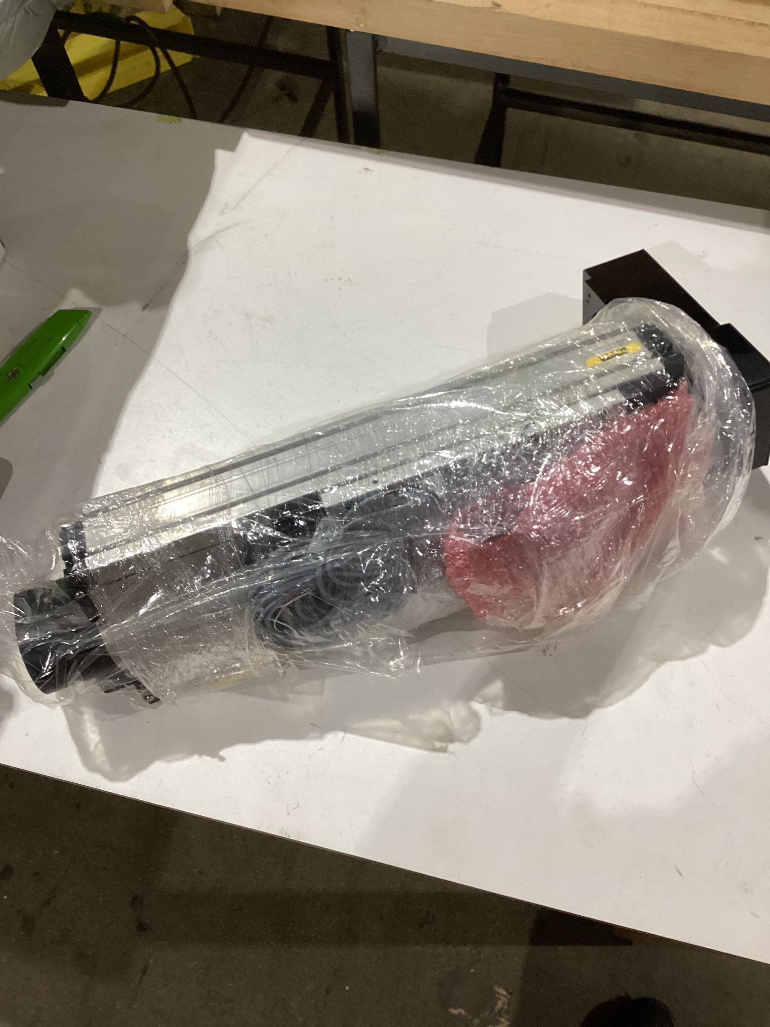 PARKER 406100XRMS 406XR Rodless Pneumatic Actuator NEW 0