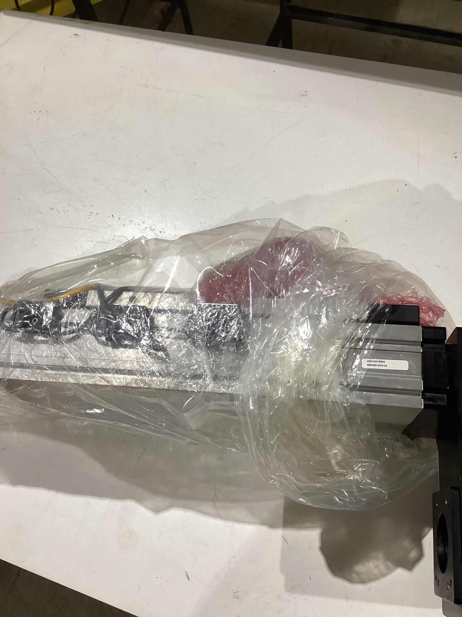 PARKER 406100XRMS 406XR Rodless Pneumatic Actuator NEW 1