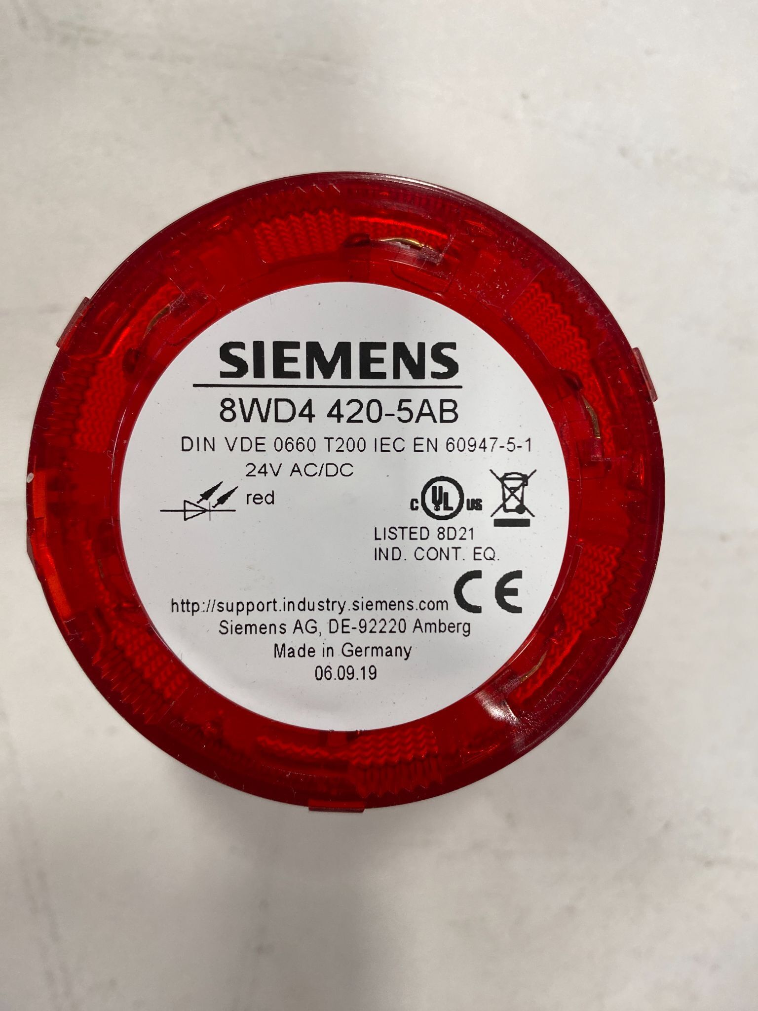 SIEMENS 8WD4 420‑5AB Red LED Signal Light NEW 0