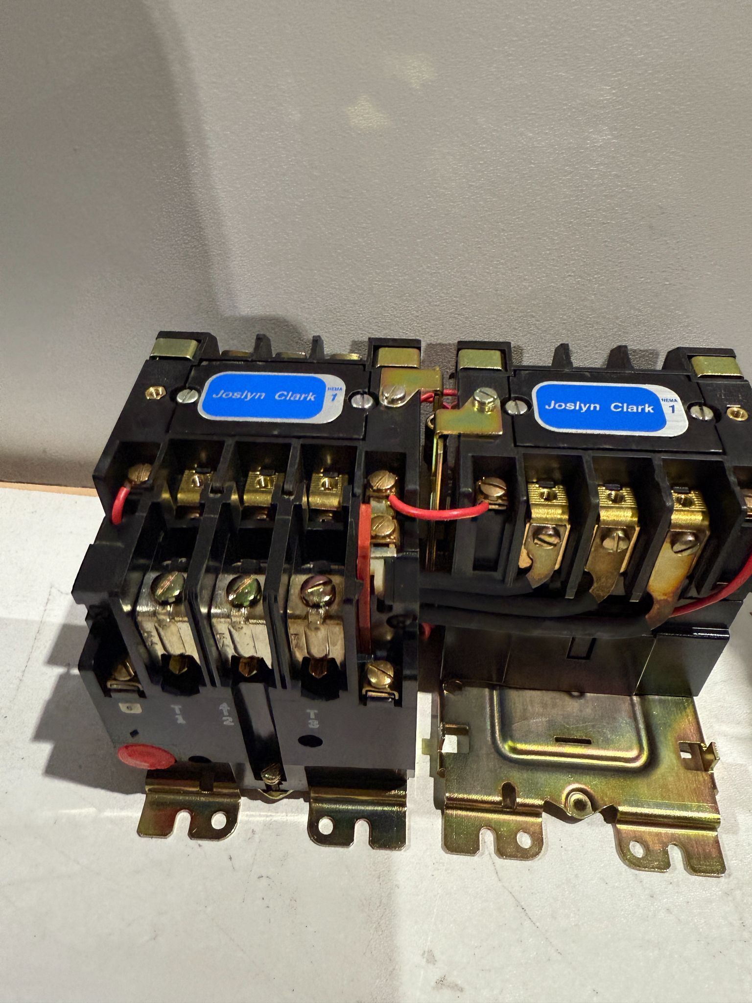 JOSLYN CLARK T30U031 Reversing Contactor Assembly NEW 1
