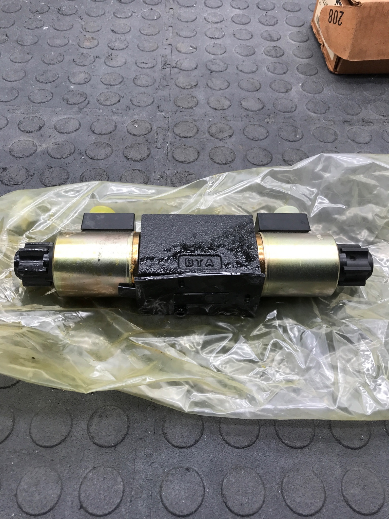 PARKER D1VW009CNJDLMJ5 Directional Control Valve NEW 0