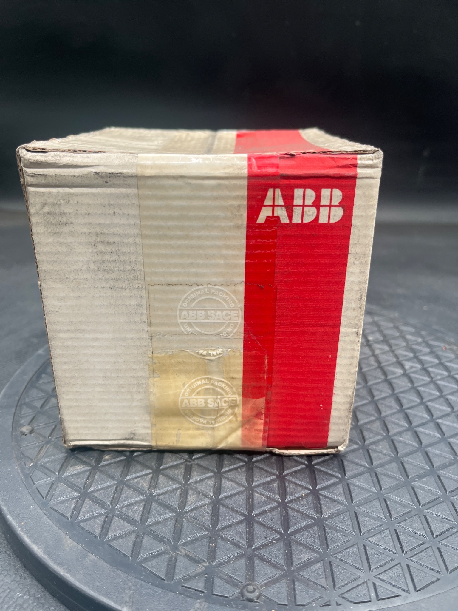 ABB 1SDA053927R1 SACE Tmax T2‑H Molded Case Circuit Breaker NEW 1