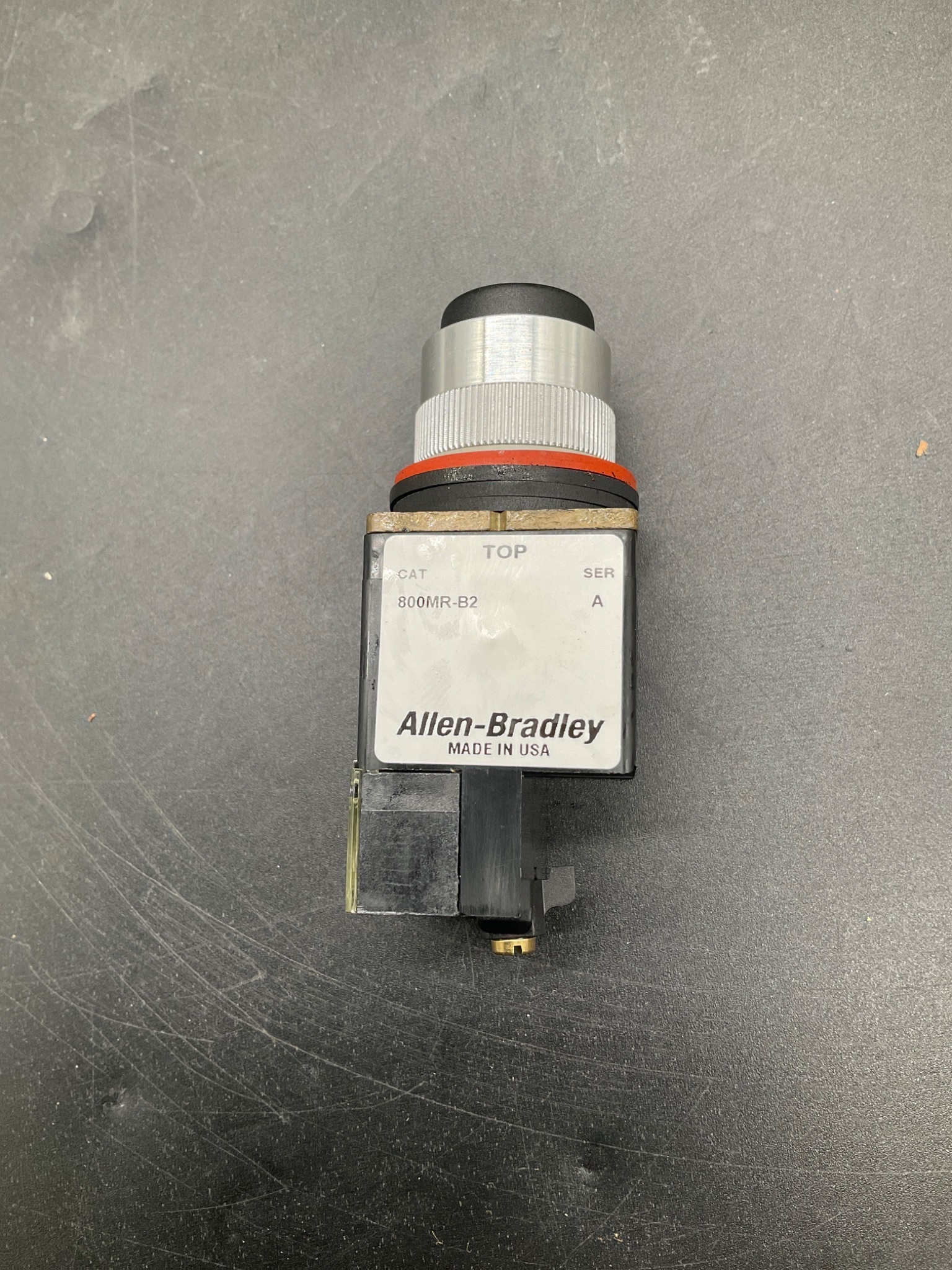 ALLEN‑BRADLEY 800MR‑B2A Push Button Operator NEW 1