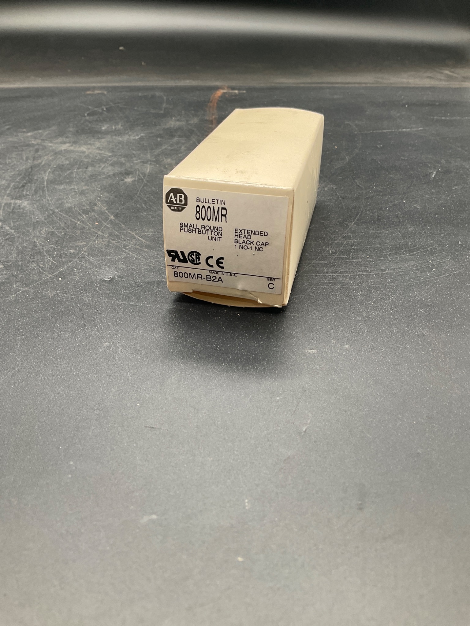 ALLEN‑BRADLEY 800MR‑B2A Push Button Operator NEW 2