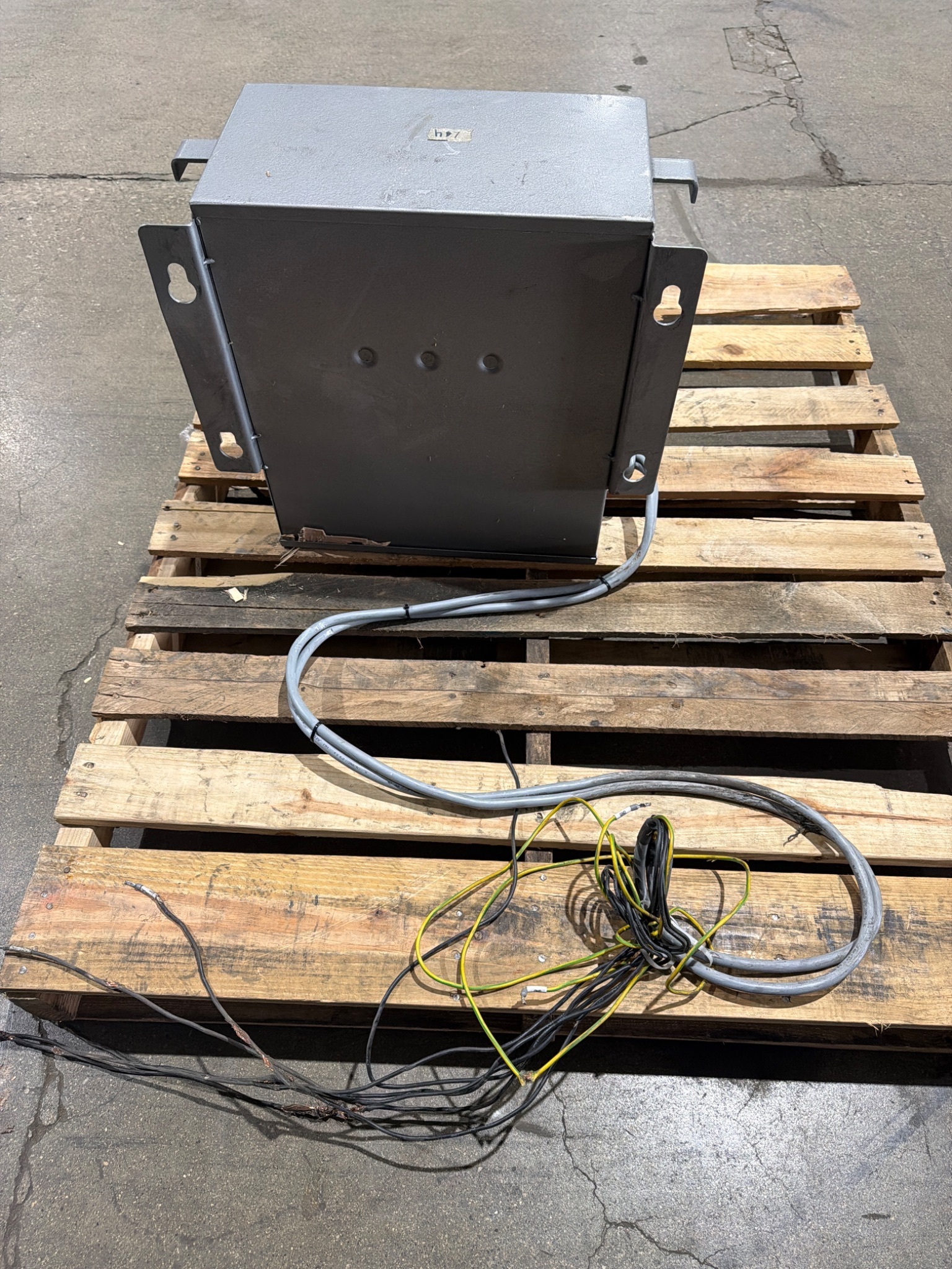 Dongan 76‑0209SH Three Phase General Purpose Transformer USED 3
