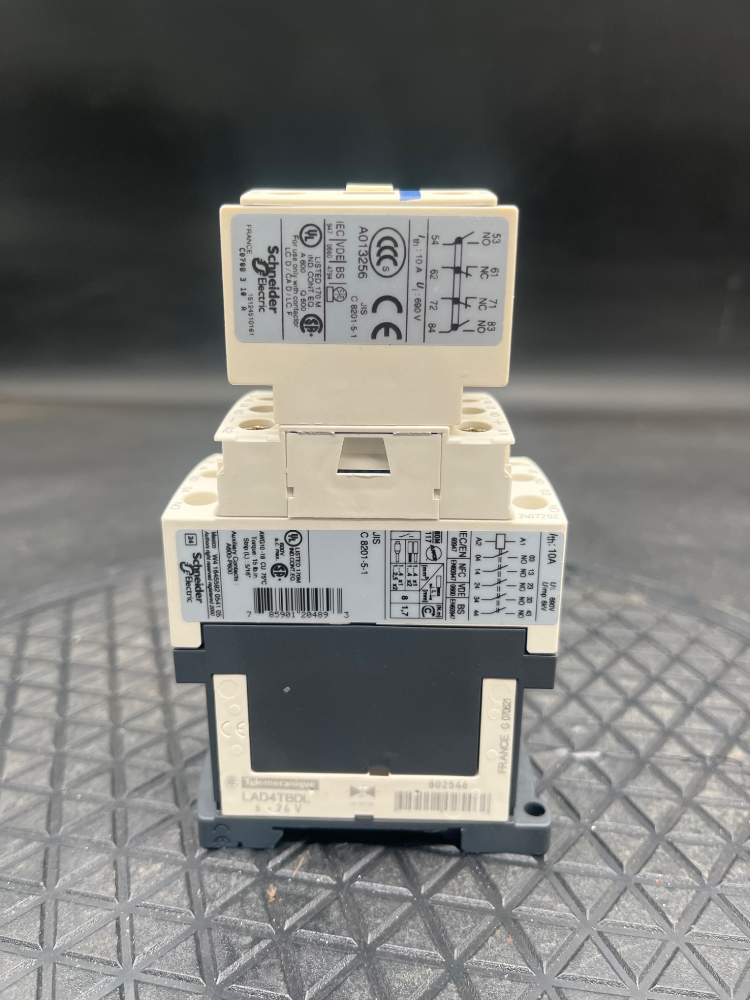 TELEMECANIQUE CAD72REQ3828G5 Control Relay Contactor NEW 1