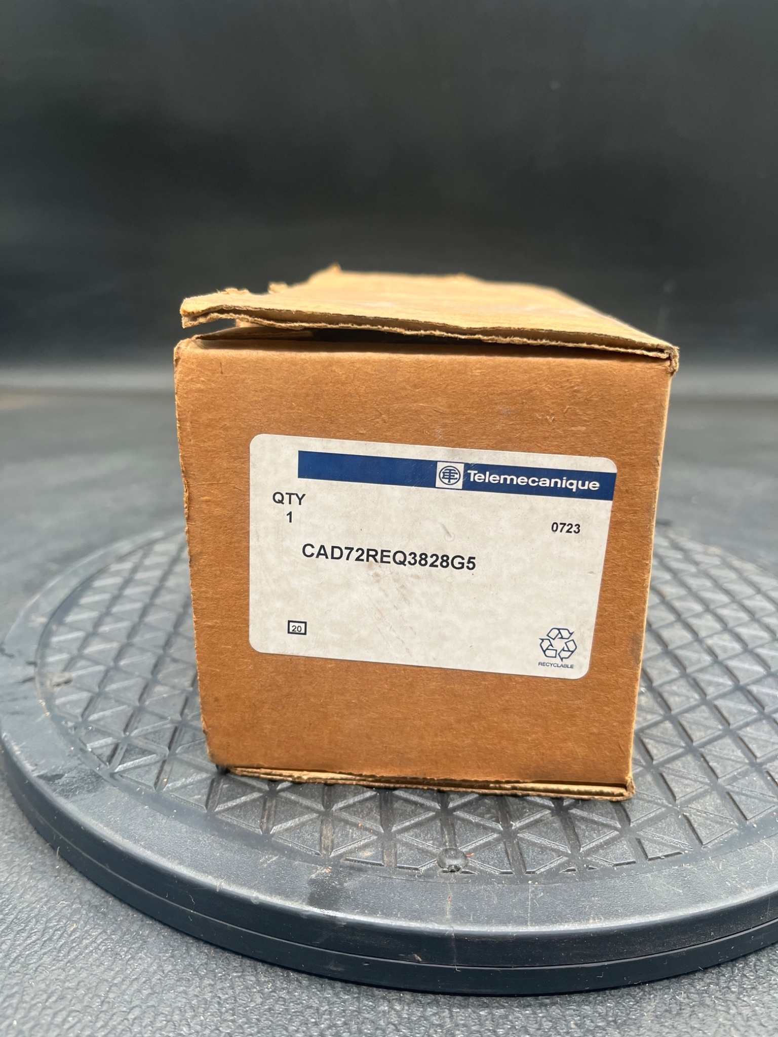 TELEMECANIQUE CAD72REQ3828G5 Control Relay Contactor NEW 3