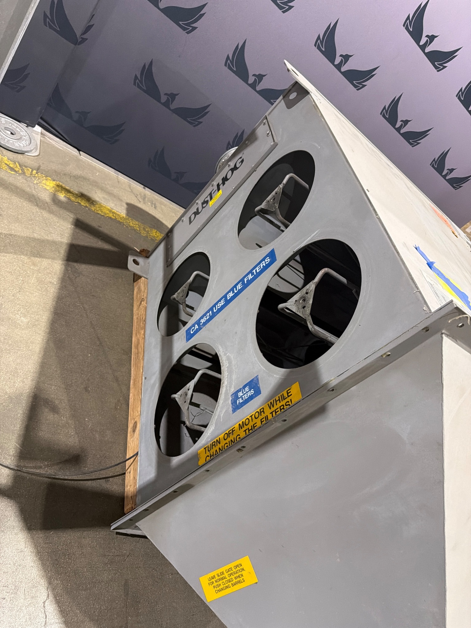 UNITED AIR SPECIALISTS FJL4‑5‑H55 Dust Collector with Hopper Unit USED 1