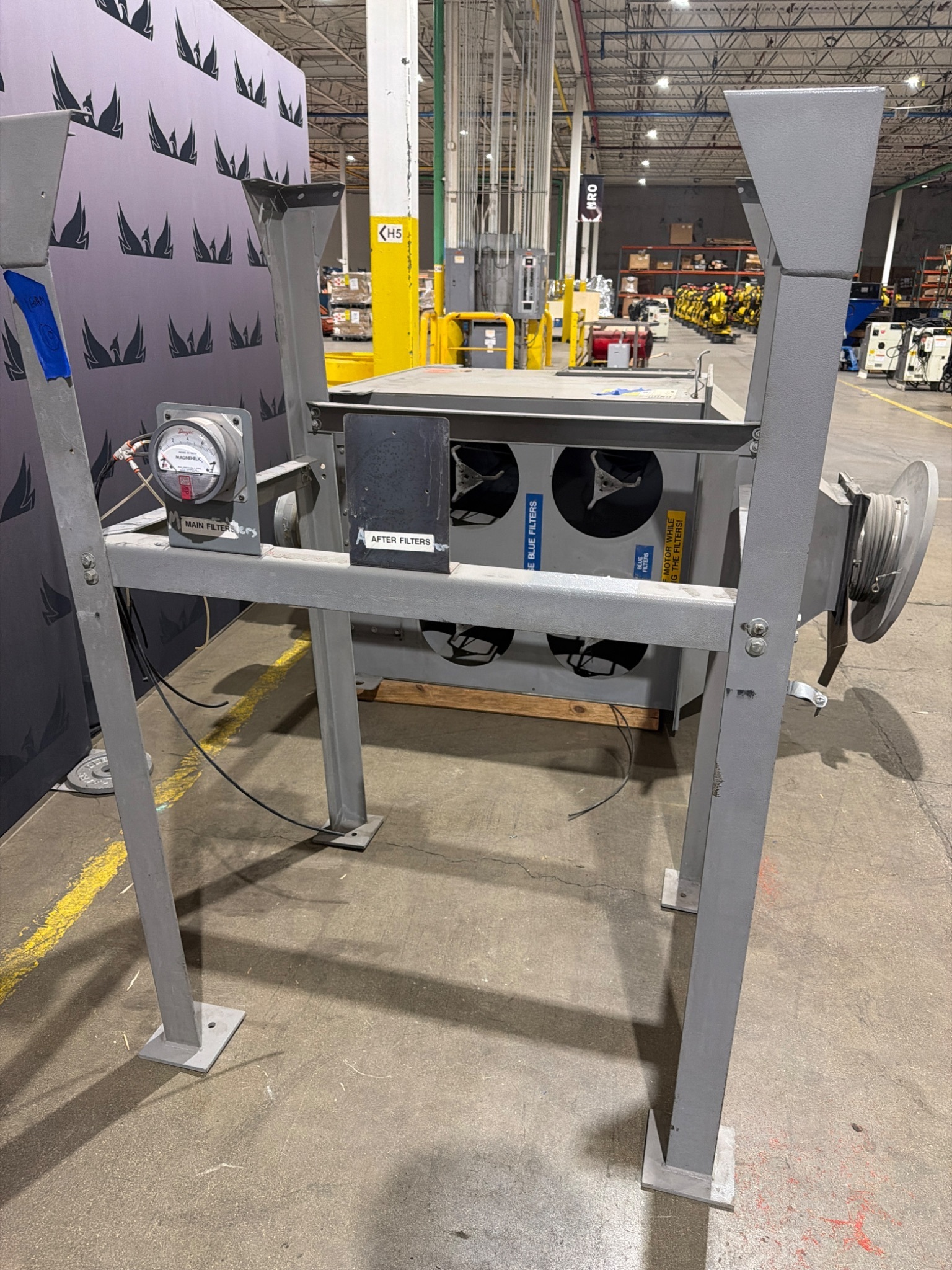 UNITED AIR SPECIALISTS FJL4‑5‑H55 Dust Collector with Hopper Unit USED 6