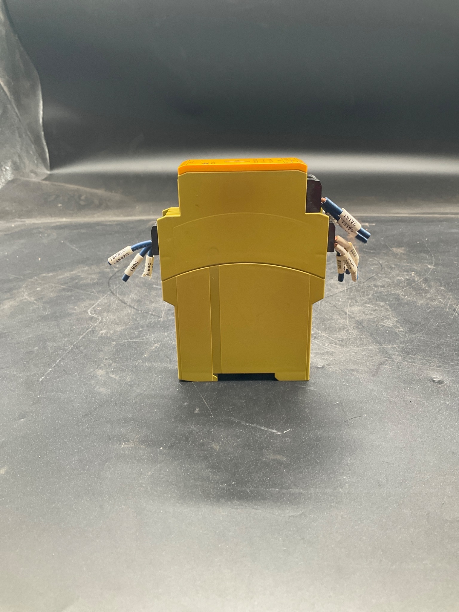 PILZ PZE‑X4P‑24VDC 4N/0 Safety Relay USED 2