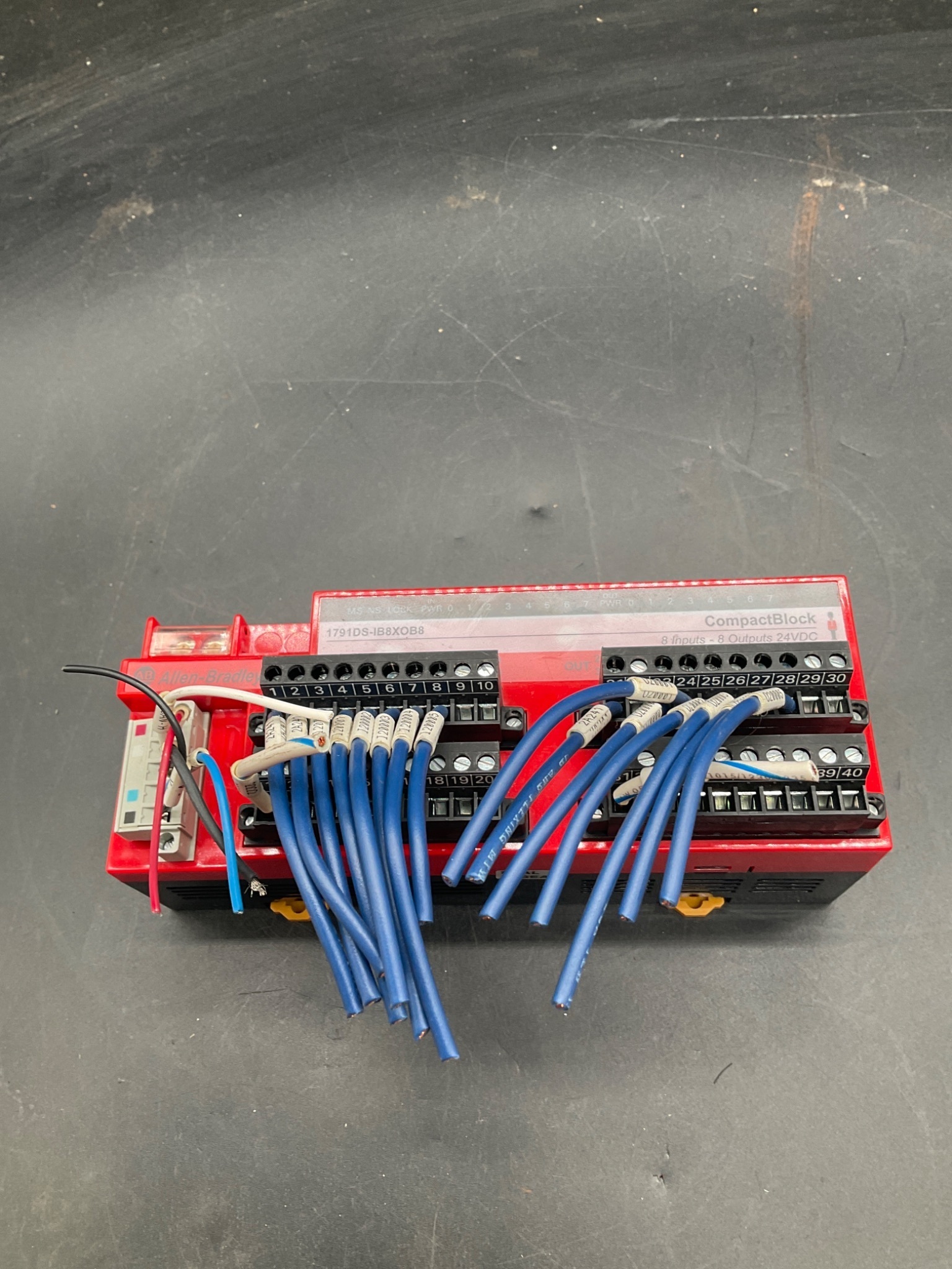 ALLEN‑BRADLEY 1791DS‑IBBXOB8 CompactBlock Safety I/O Module USED 1