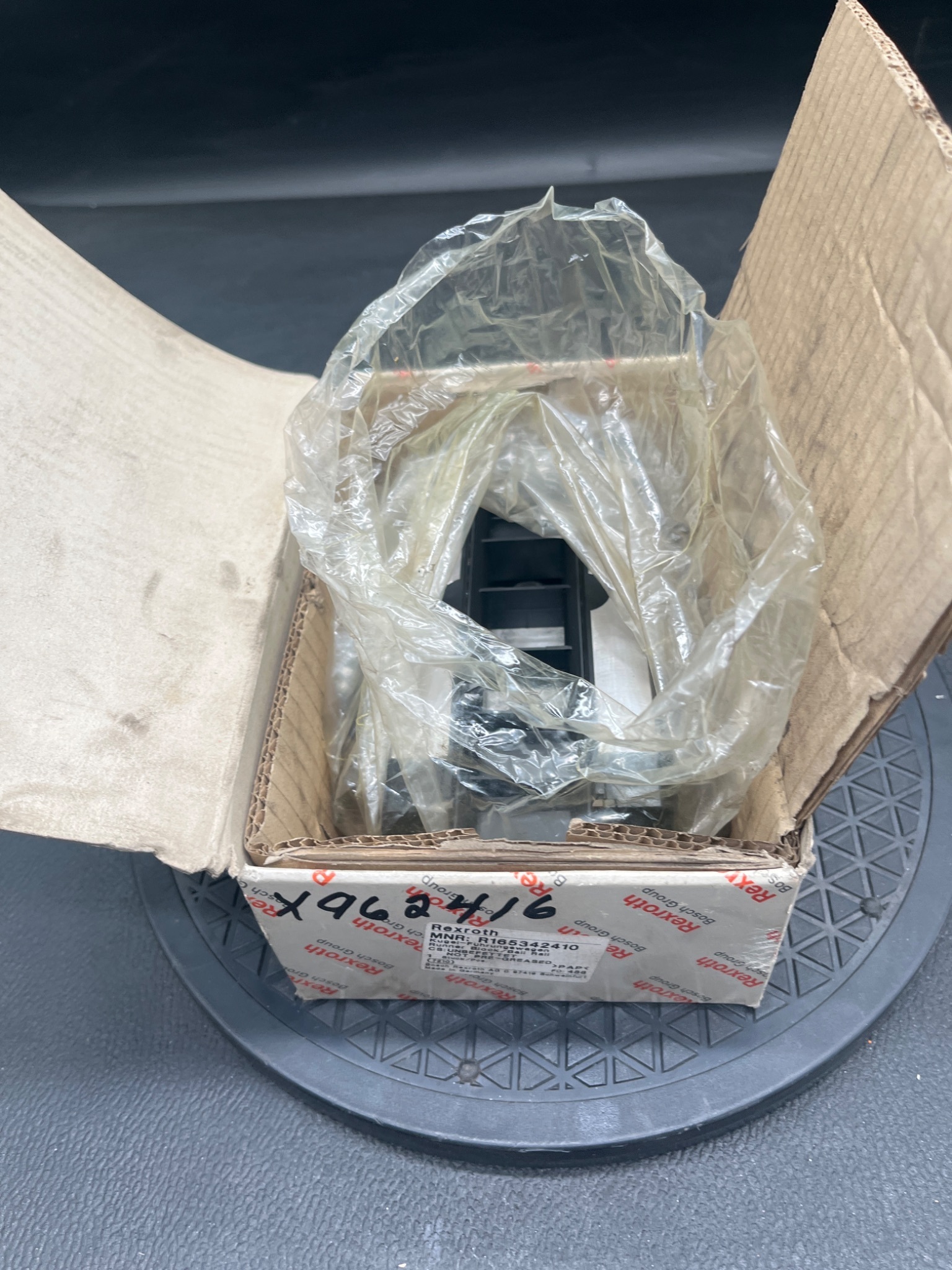 REXROTH R165342410 Linear Guide Runner Block NEW 1