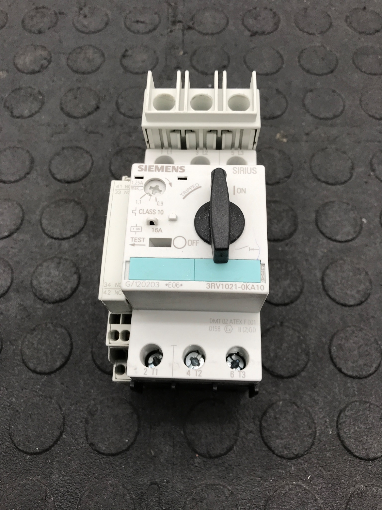 Siemens 3RV1021-0KA10 Motor Protection Circuit Breaker USED 0