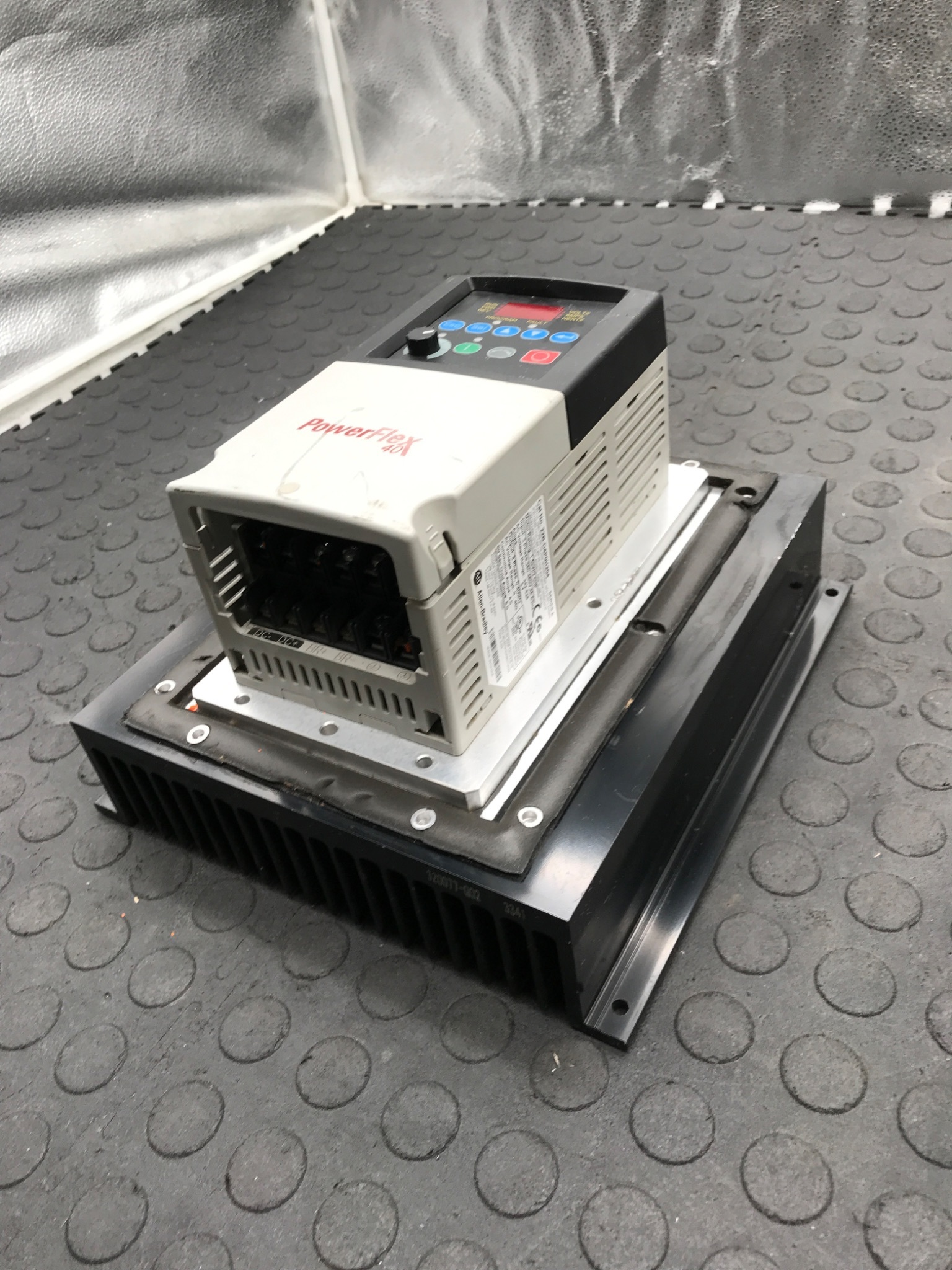 ALLEN‑BRADLEY 22B‑D4P0H204 PowerFlex 40 AC Drive USED 0