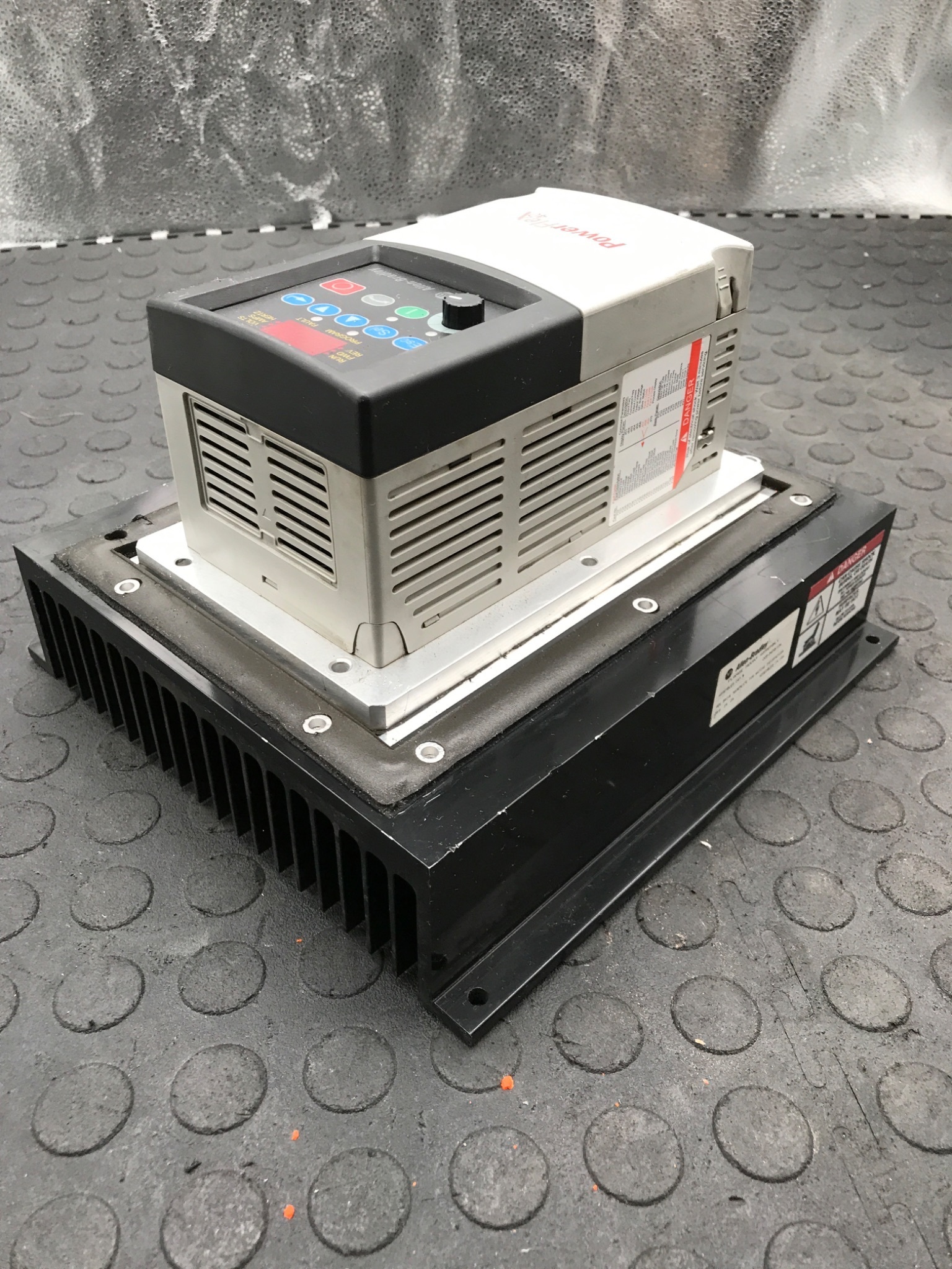 ALLEN‑BRADLEY 22B‑D4P0H204 PowerFlex 40 AC Drive USED 4