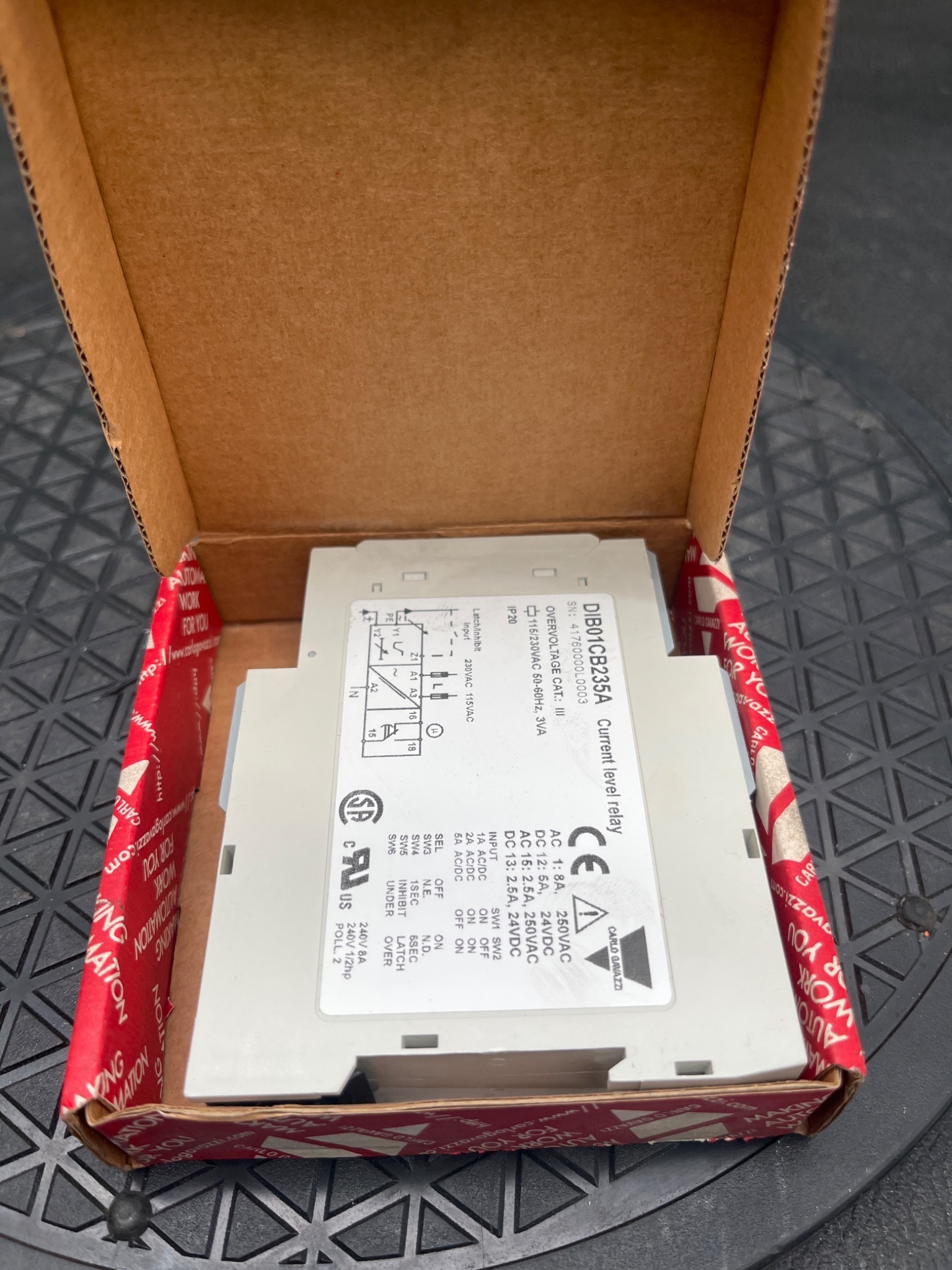 CARLO GAVAZZI DIB01CB235A Current Level Relay NEW 4
