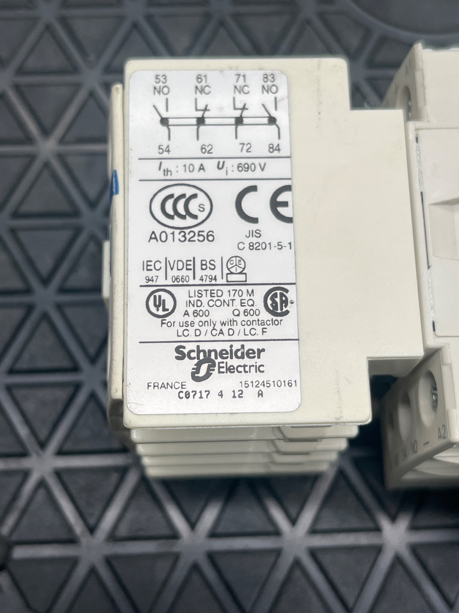 SCHNEIDER ELECTRIC LAD4TBDL Time Delay Auxiliary w/ LADN22 Contact Block USED 5