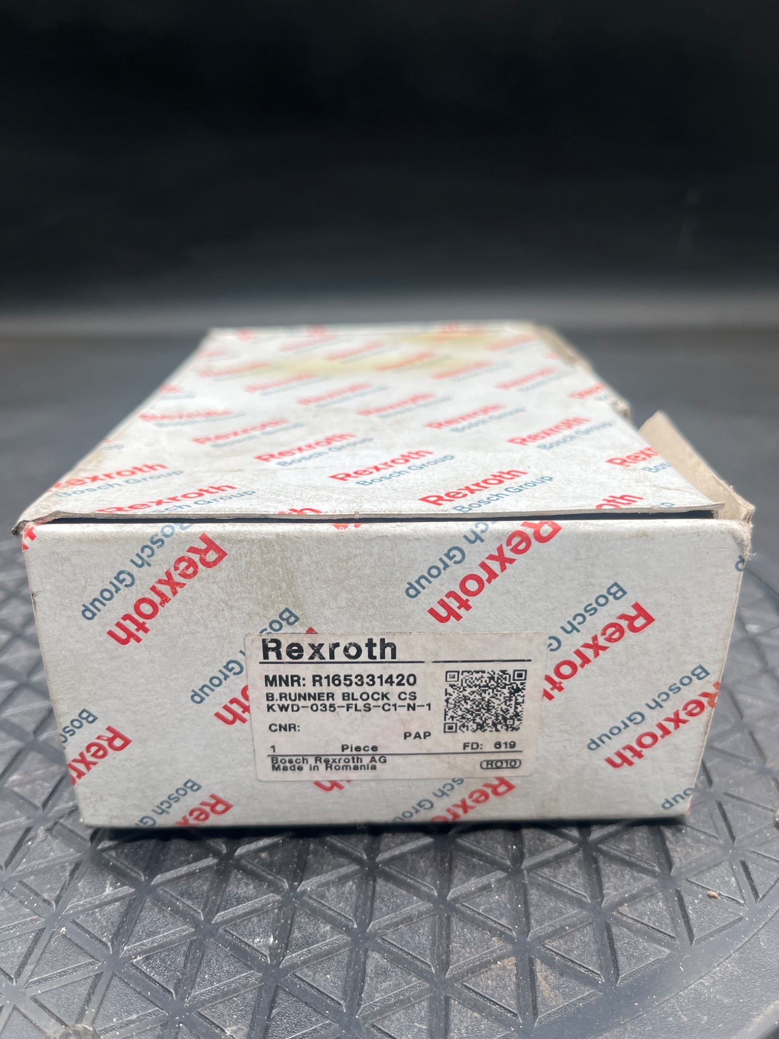 BOSCH REXROTH R165331420 Linear Guide Runner Block NEW 3