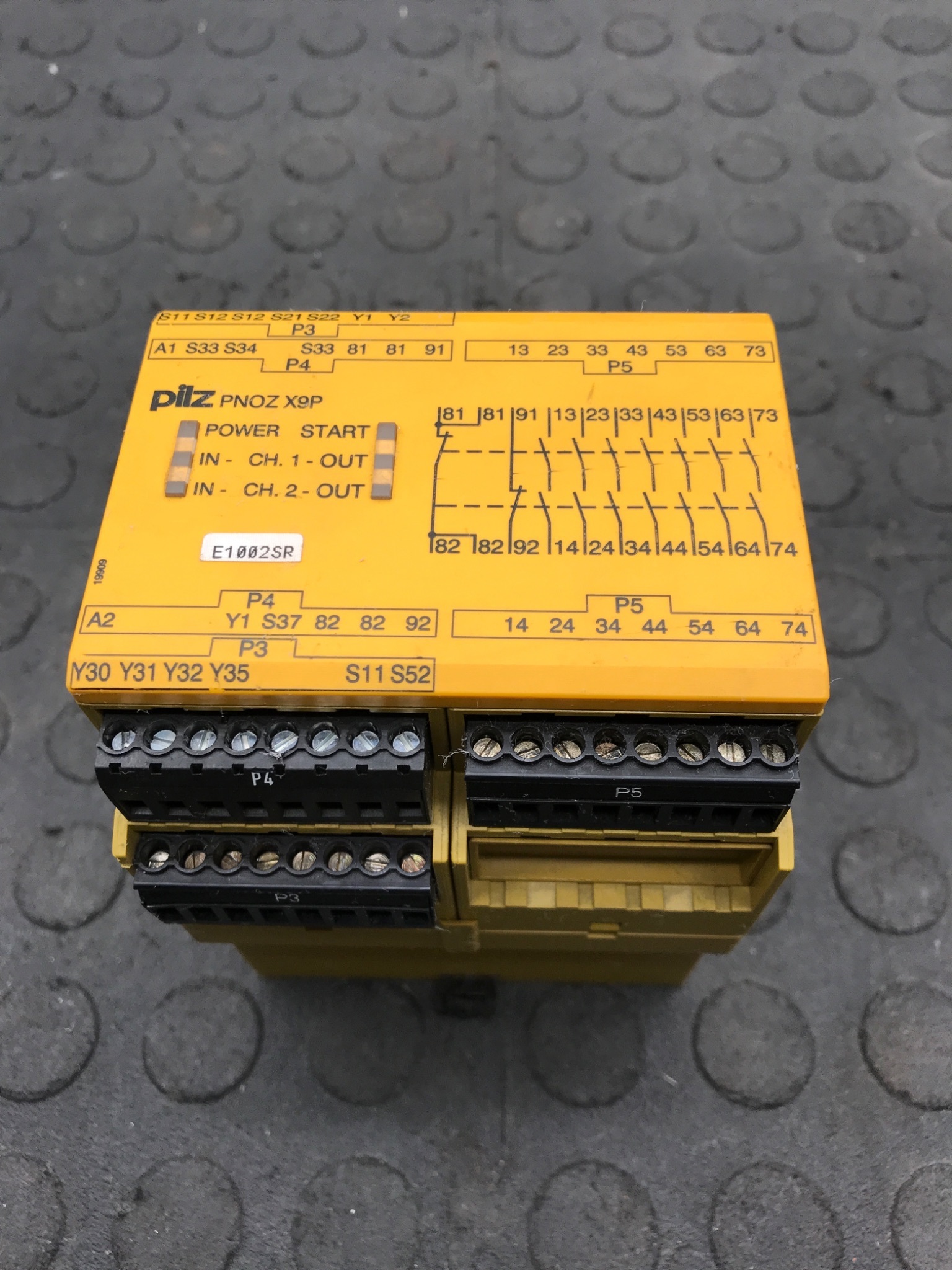 PILZ PNOZ X9P Safety Relay USED 0
