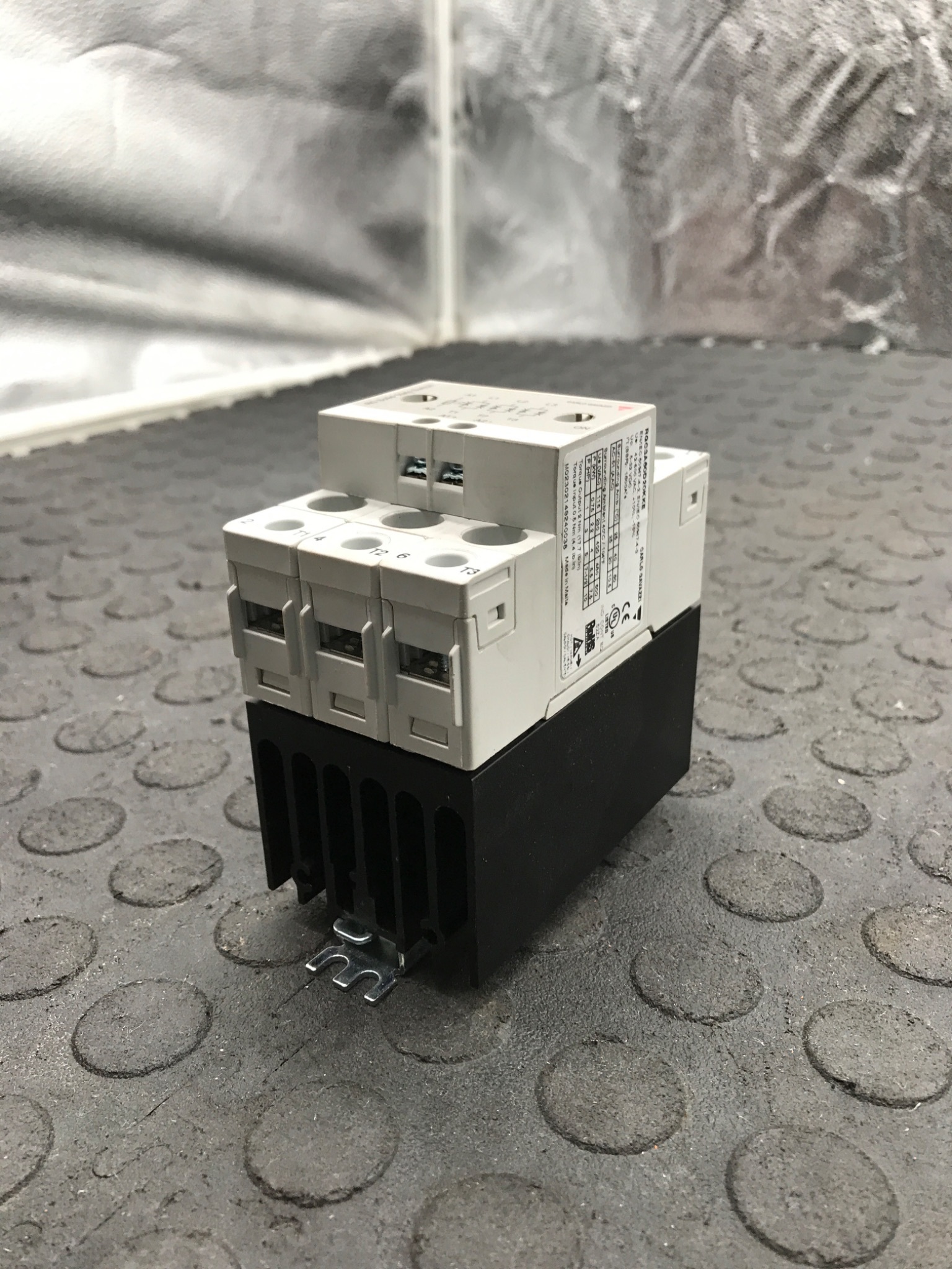 CARLO GAVAZZI RGC3A60D20KKE Electrical Equipment and Supplies 1