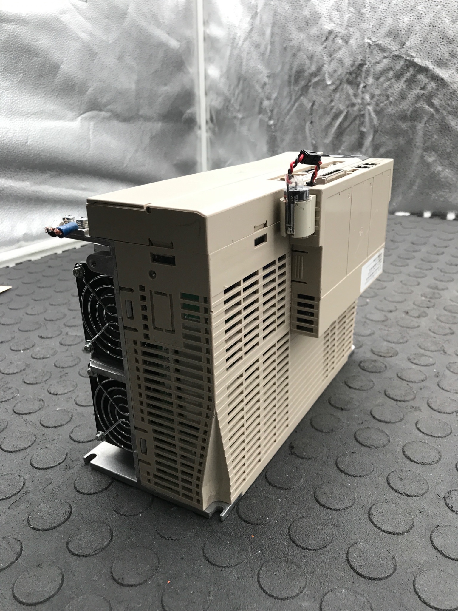 YASKAWA SGDV‑8R4DE1A002000 SERVOPACK Servo Drive USED 1