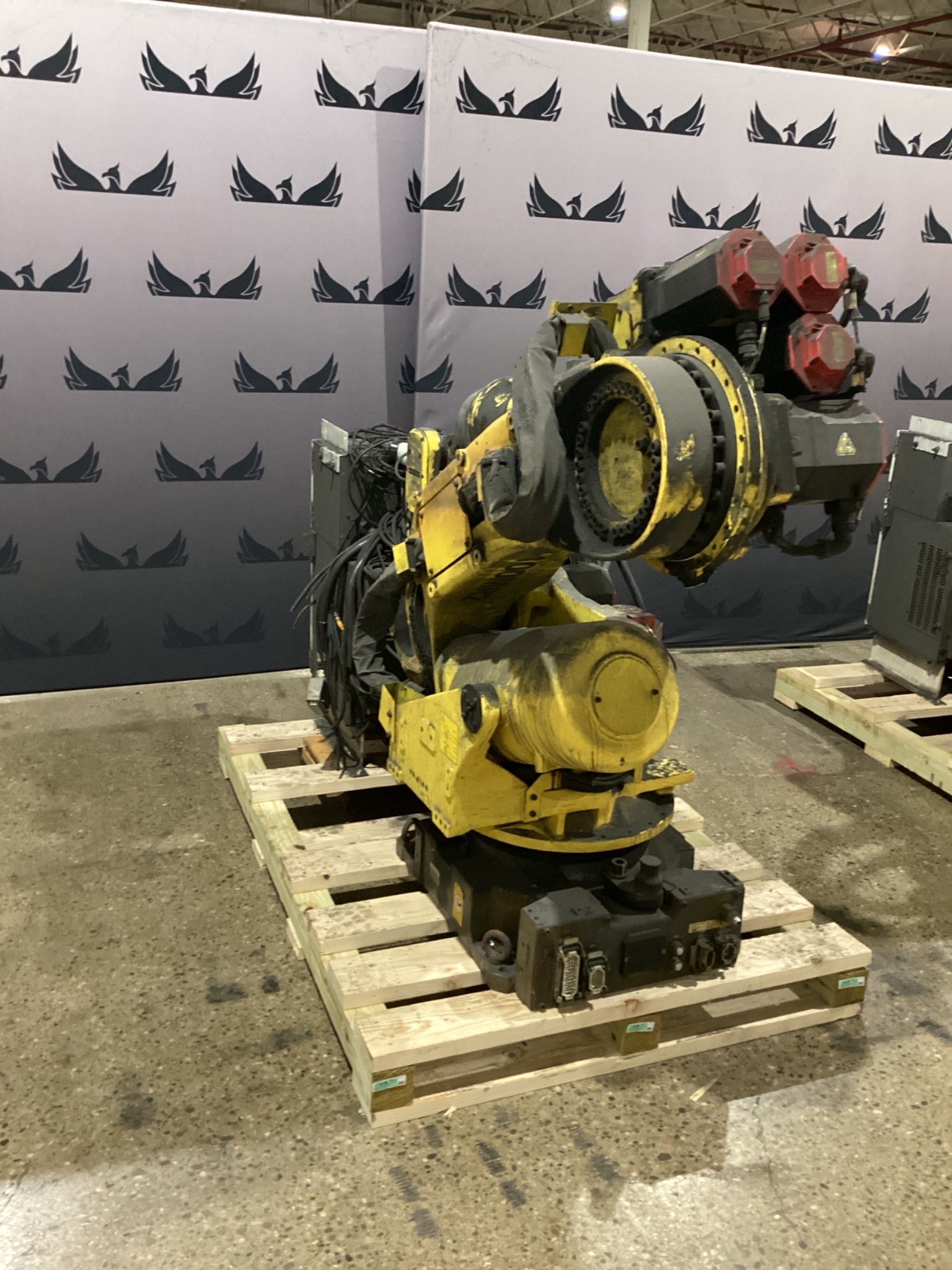 FANUC R-2000iB/210F w/ R-30iB Controls USED - Missing Teach Pendant 1