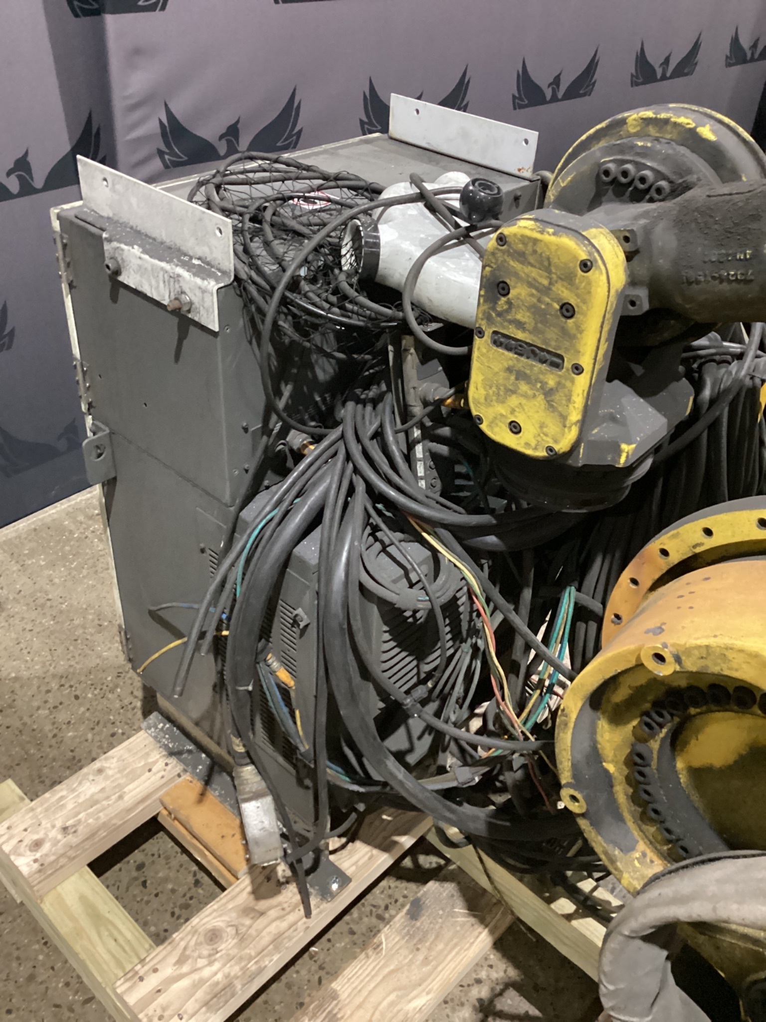 FANUC R-2000iB/210F w/ R-30iB Controls USED - Missing Teach Pendant 3