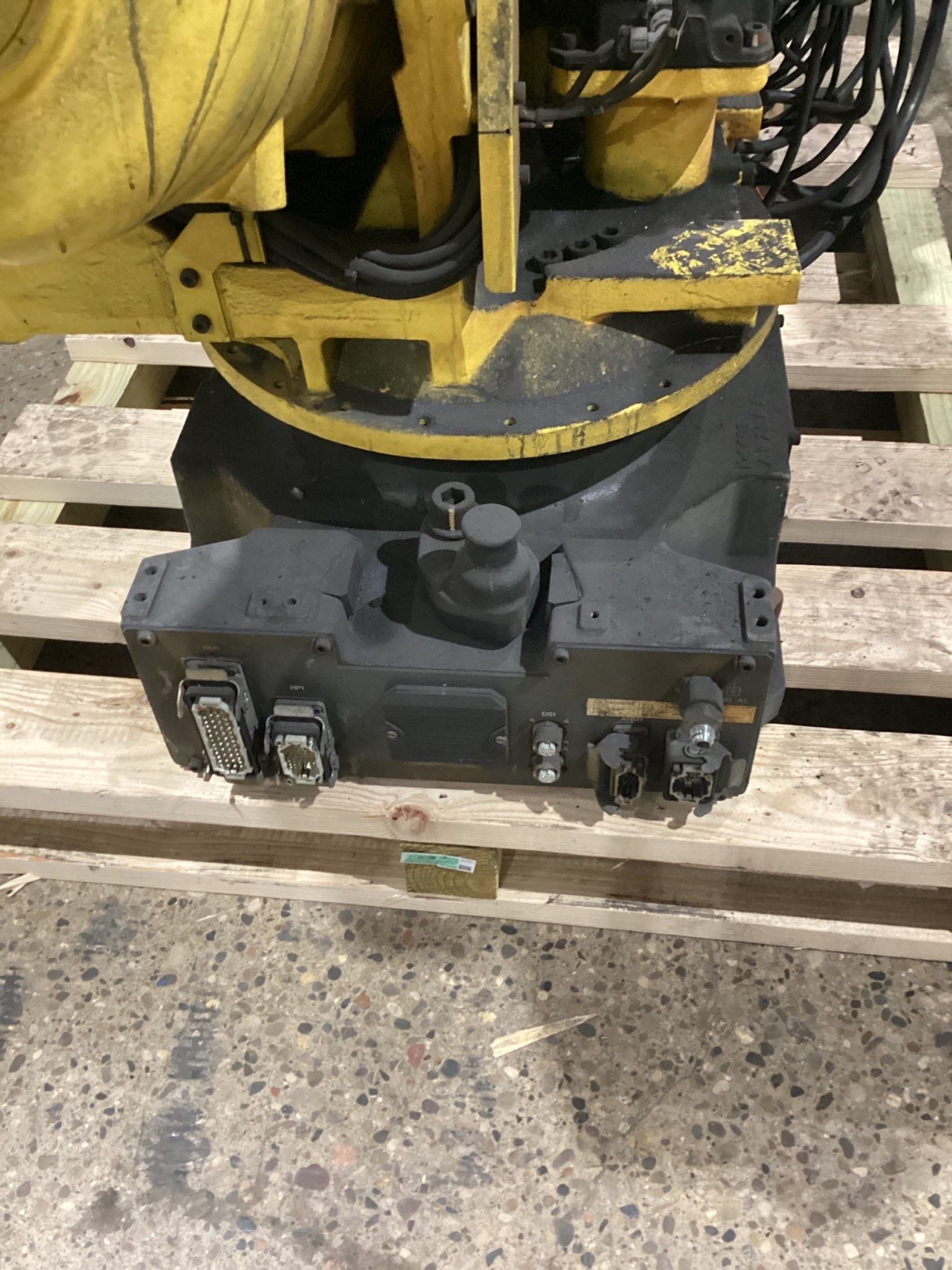 FANUC R-2000iB/210F w/ R-30iB Controls USED - Missing Teach Pendant 7